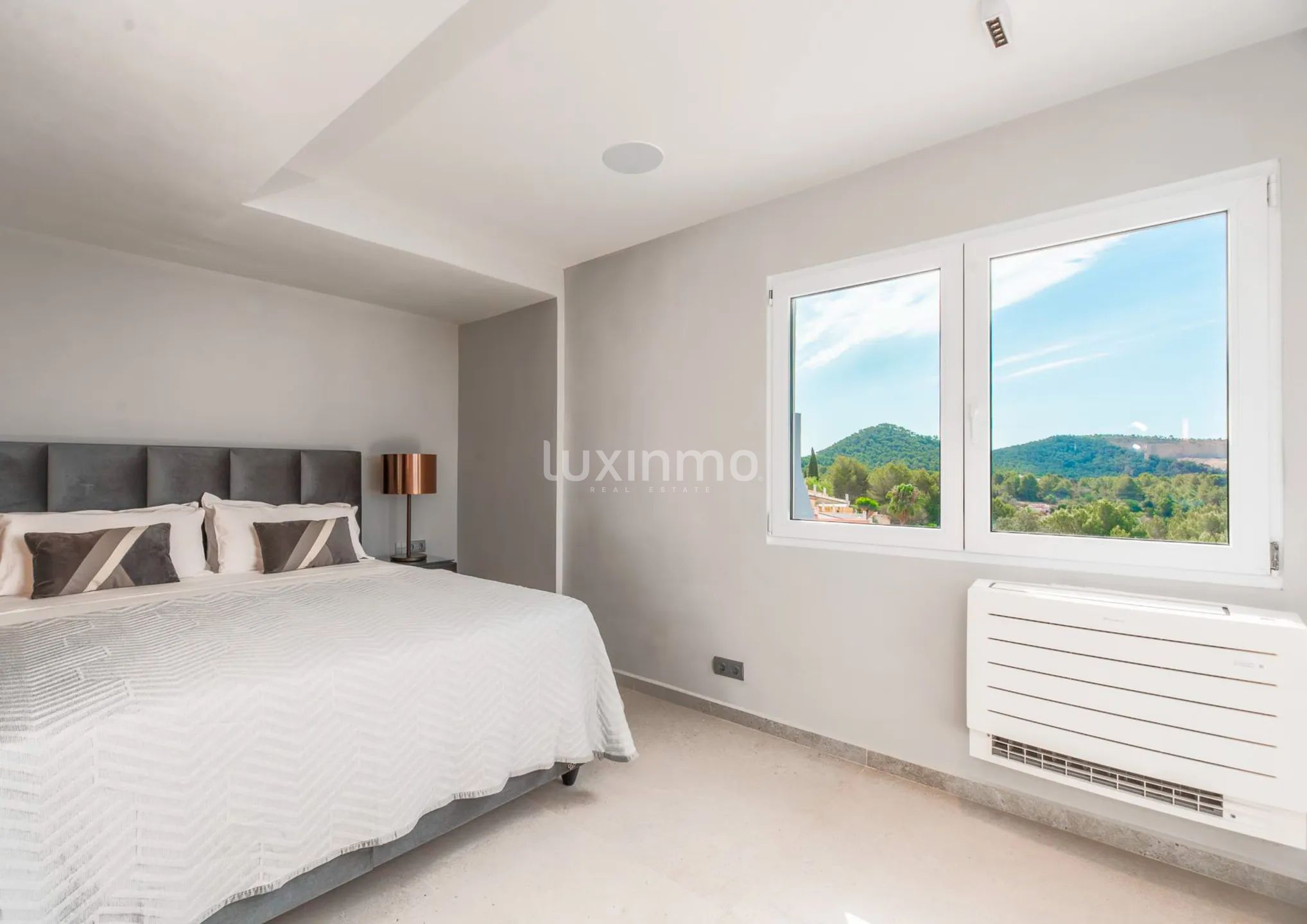 Villa moderne avec vue sur la mer et licence touristique à Can Furnet, Santa Eularia, Ibiza — photo 12