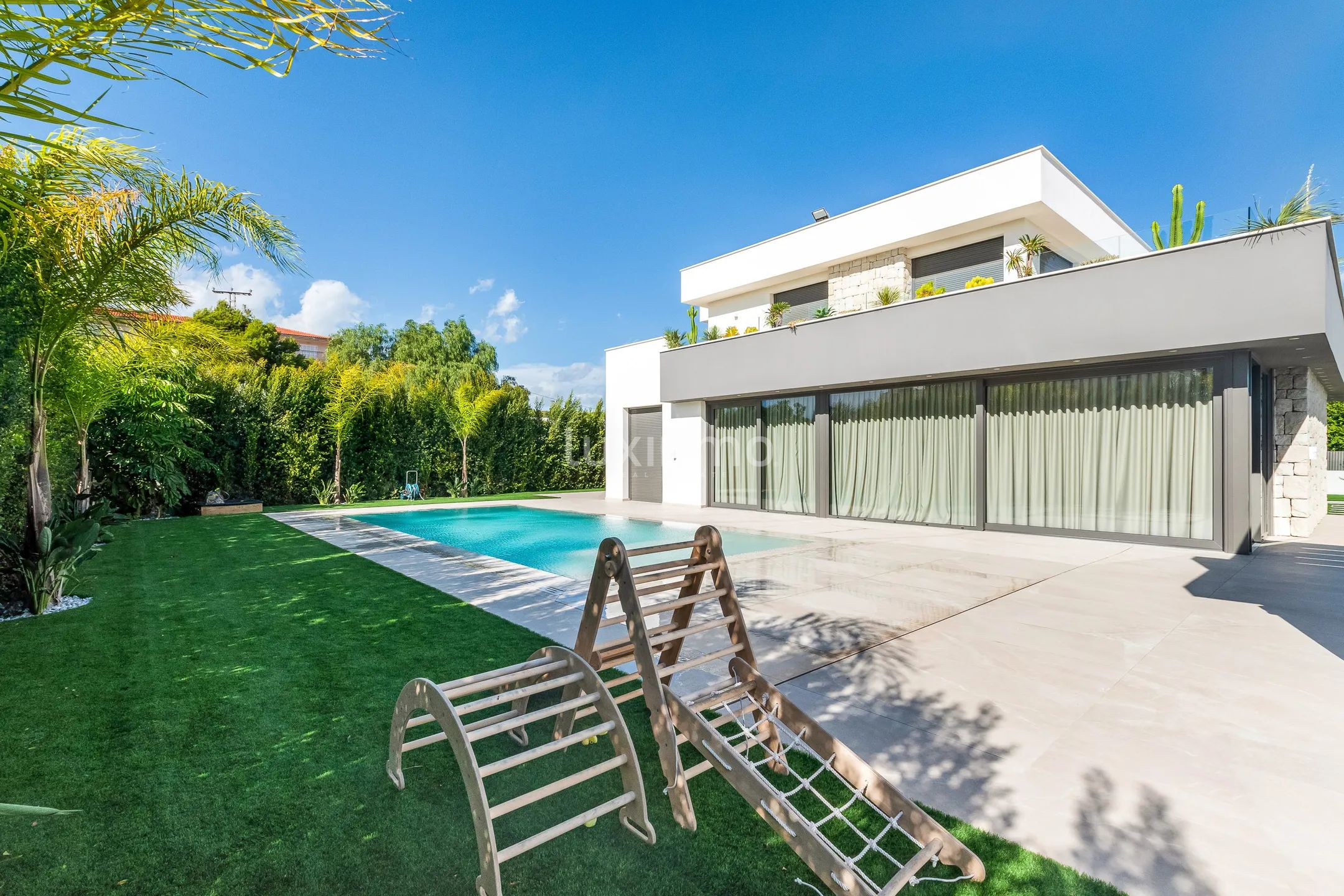 Beautiful villa with swimming pool for sale in Alfaz del Pi