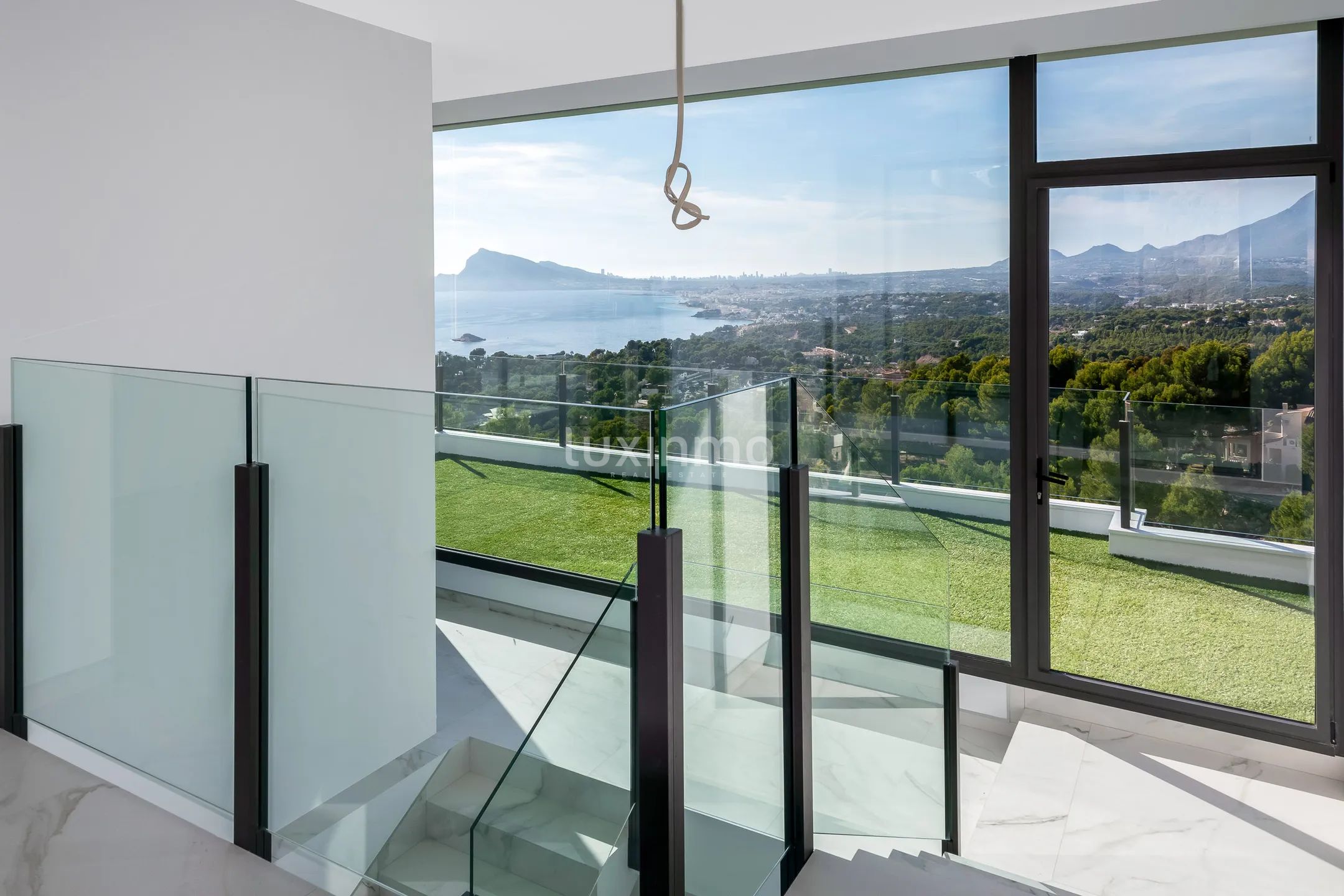 Nydelig villa med havutsikt til salgs i Altea Hills — photo 6