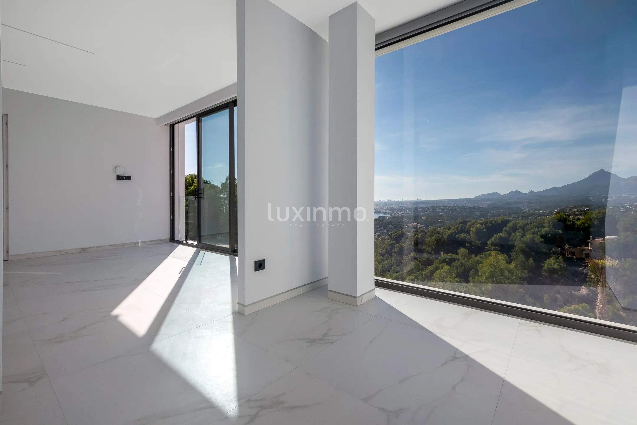 Nydelig villa med havutsikt til salgs i Altea Hills — photo 13