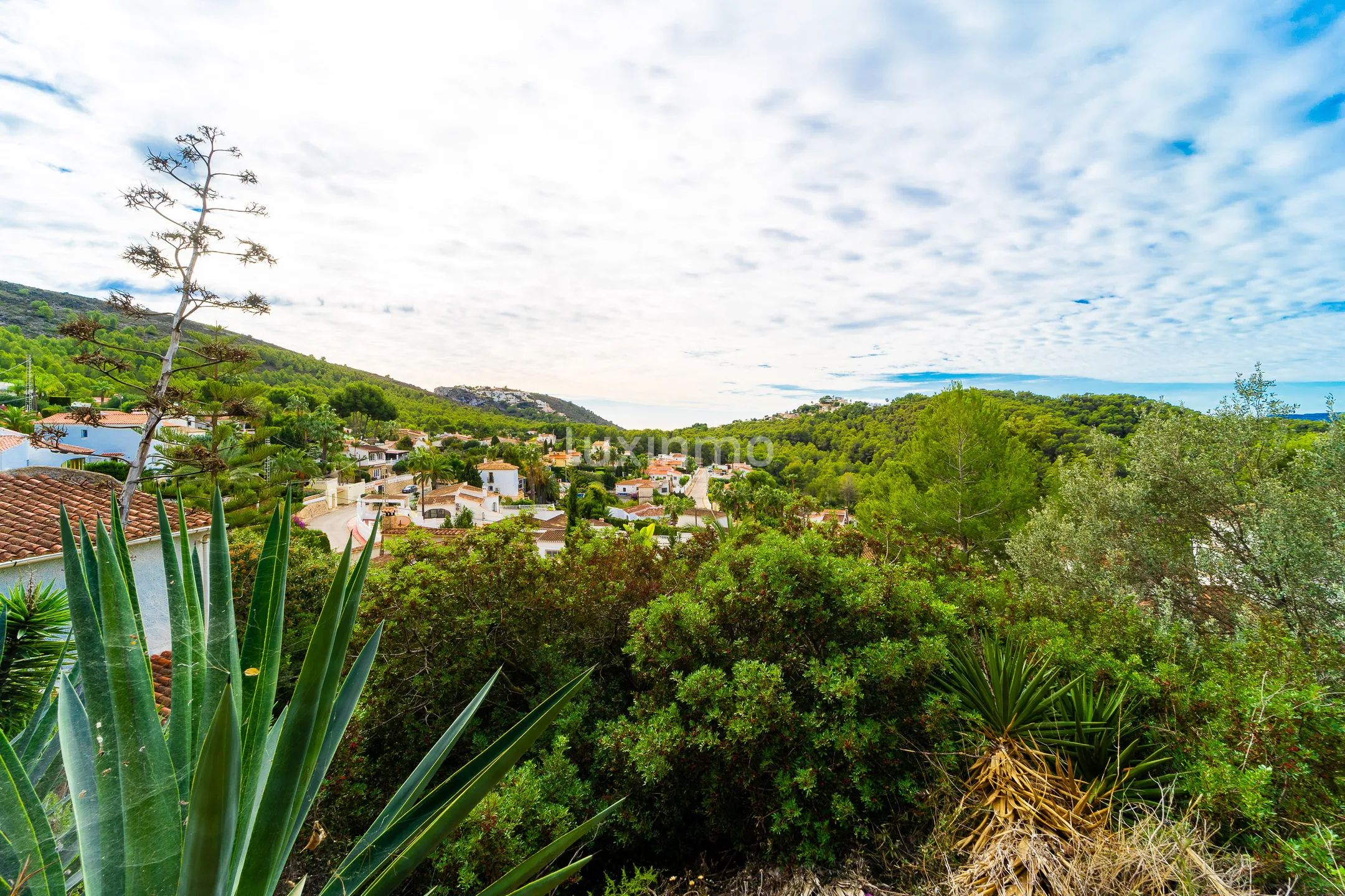 Fantastisk byggbar tomt i Moraira med fjell- og havutsikt — photo 2