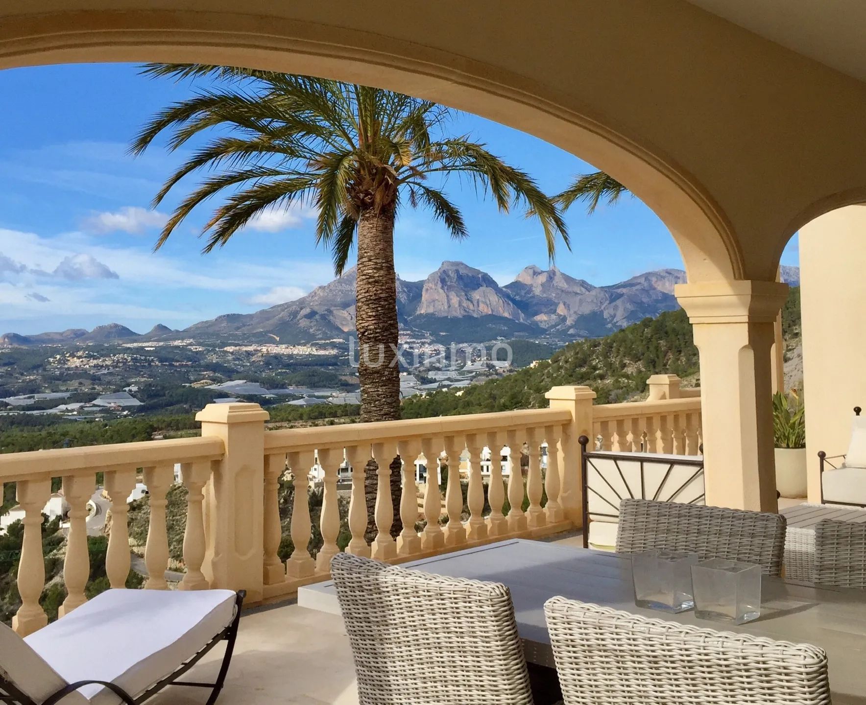 Impresionante villa con impresionantes vistas panorámicas al mar y a la montaña — photo 11