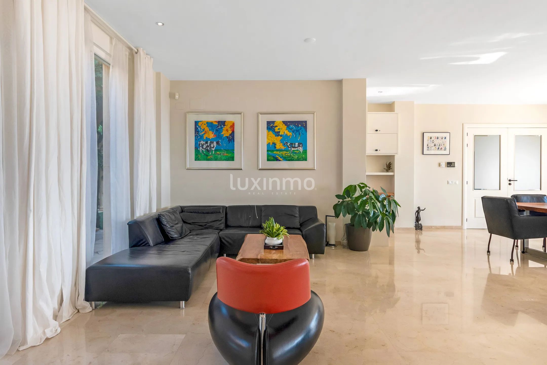 Stunning villa with breathtaking panoramic views of sea & mountain — photo 15