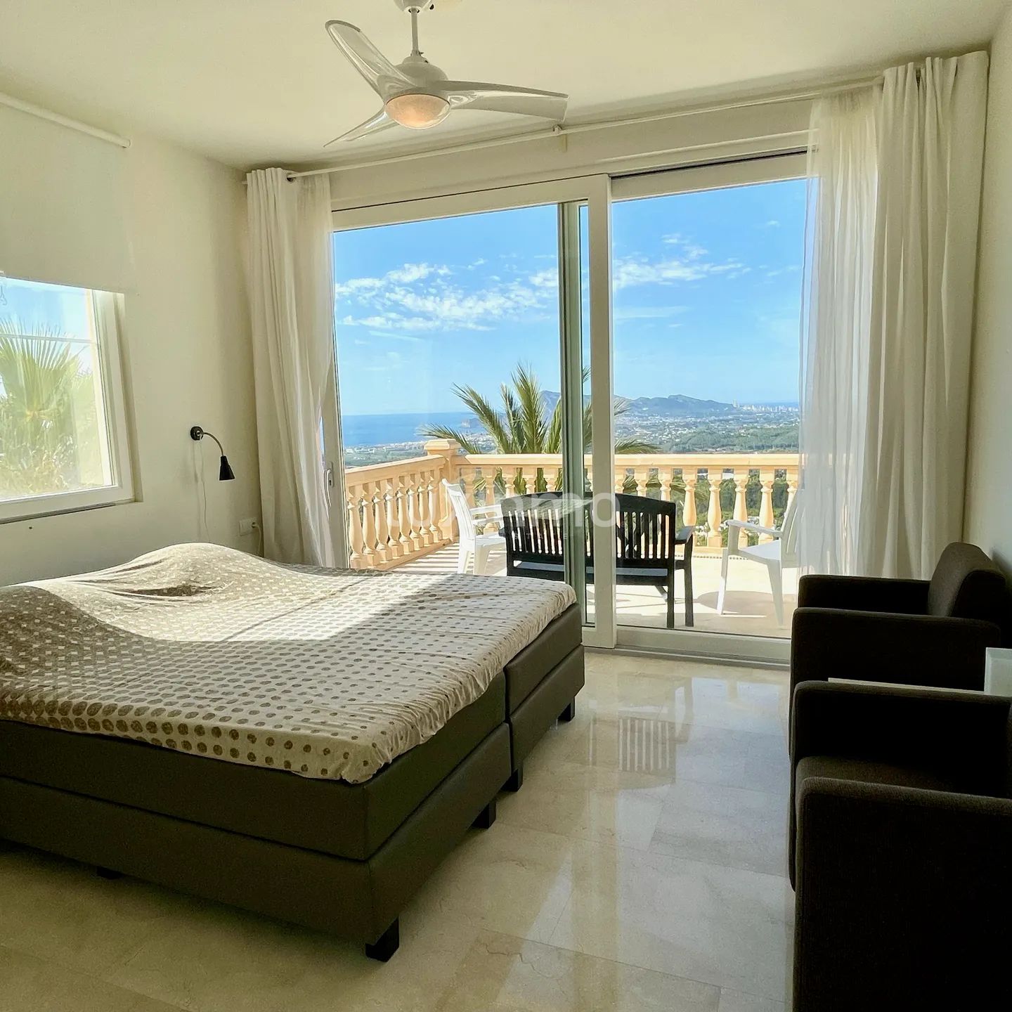Stunning villa with breathtaking panoramic views of sea & mountain — photo 36