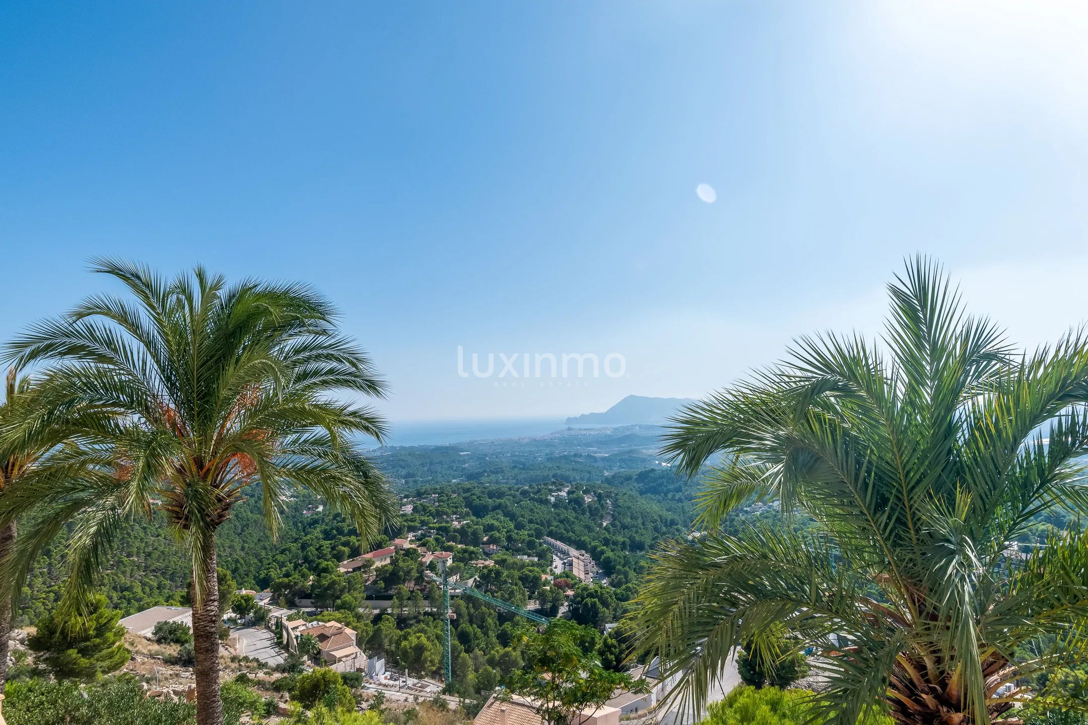 Impresionante villa con impresionantes vistas panorámicas al mar y a la montaña — photo 35