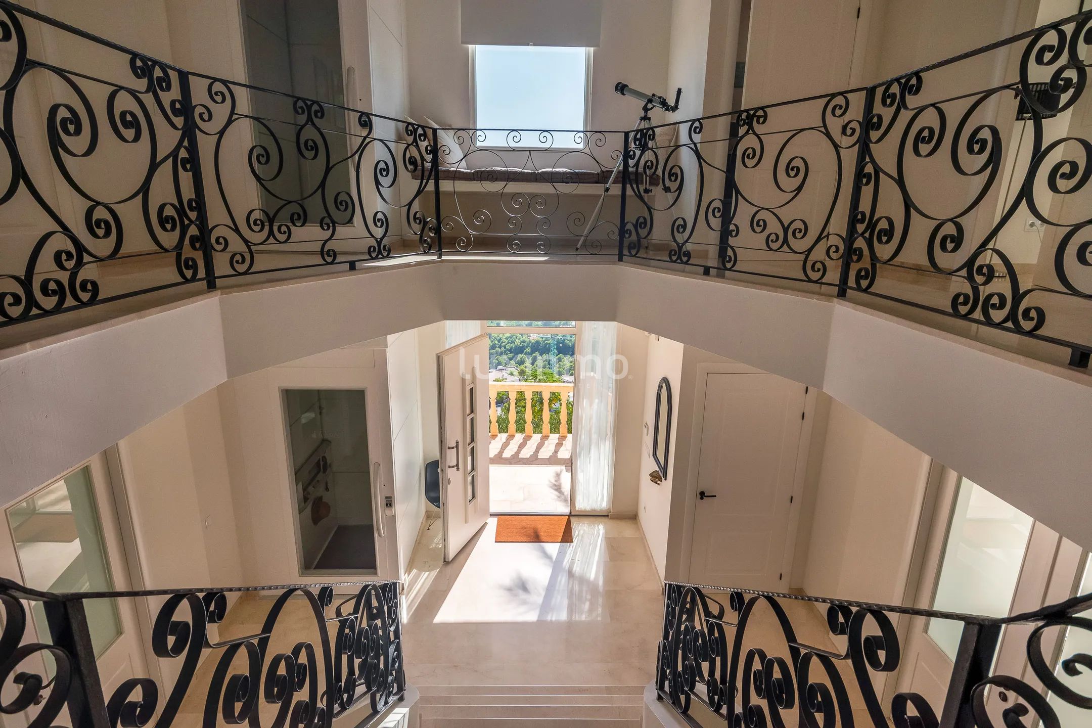 Stunning villa with breathtaking panoramic views of sea & mountain — photo 21