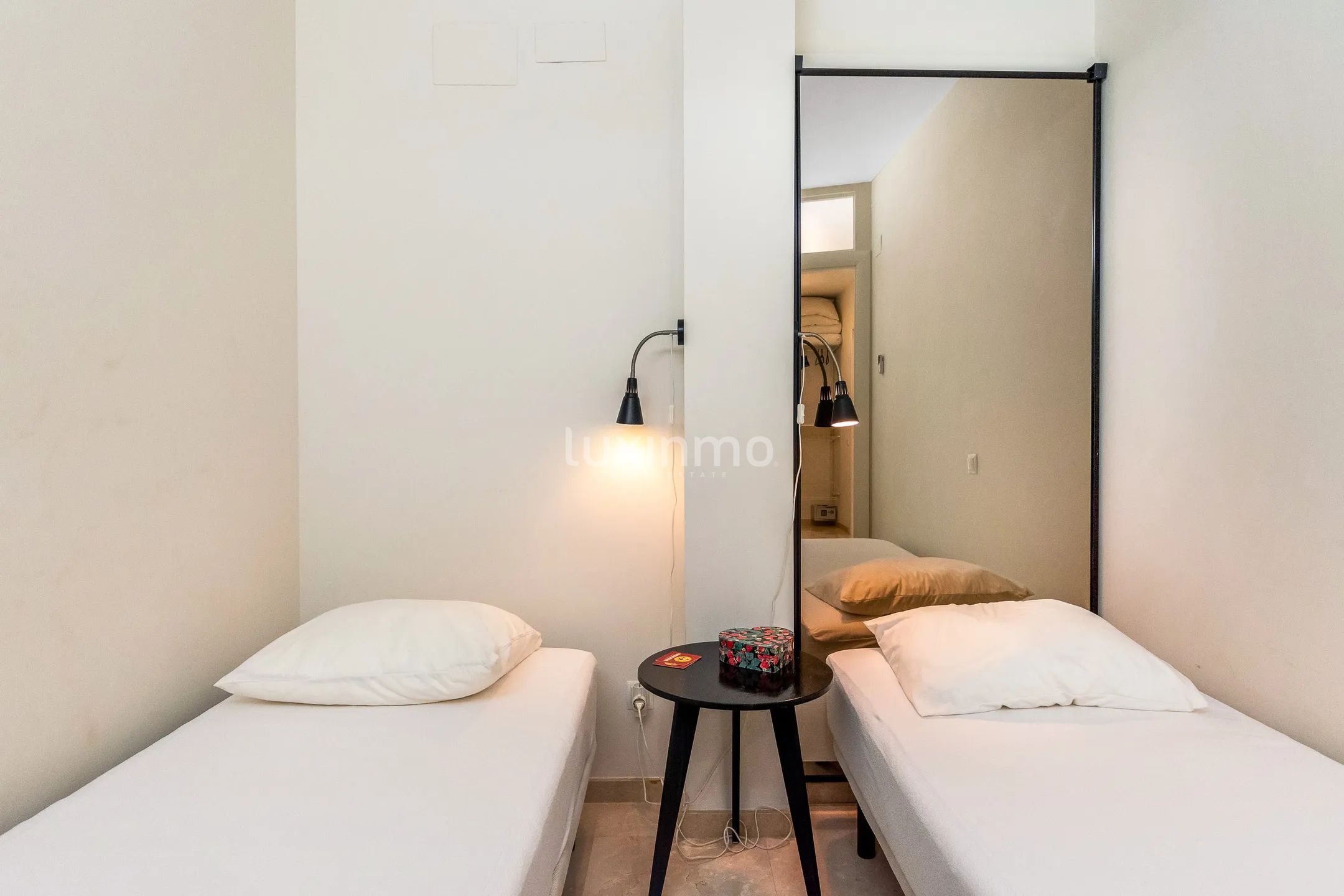 Stunning villa with breathtaking panoramic views of sea & mountain — photo 40