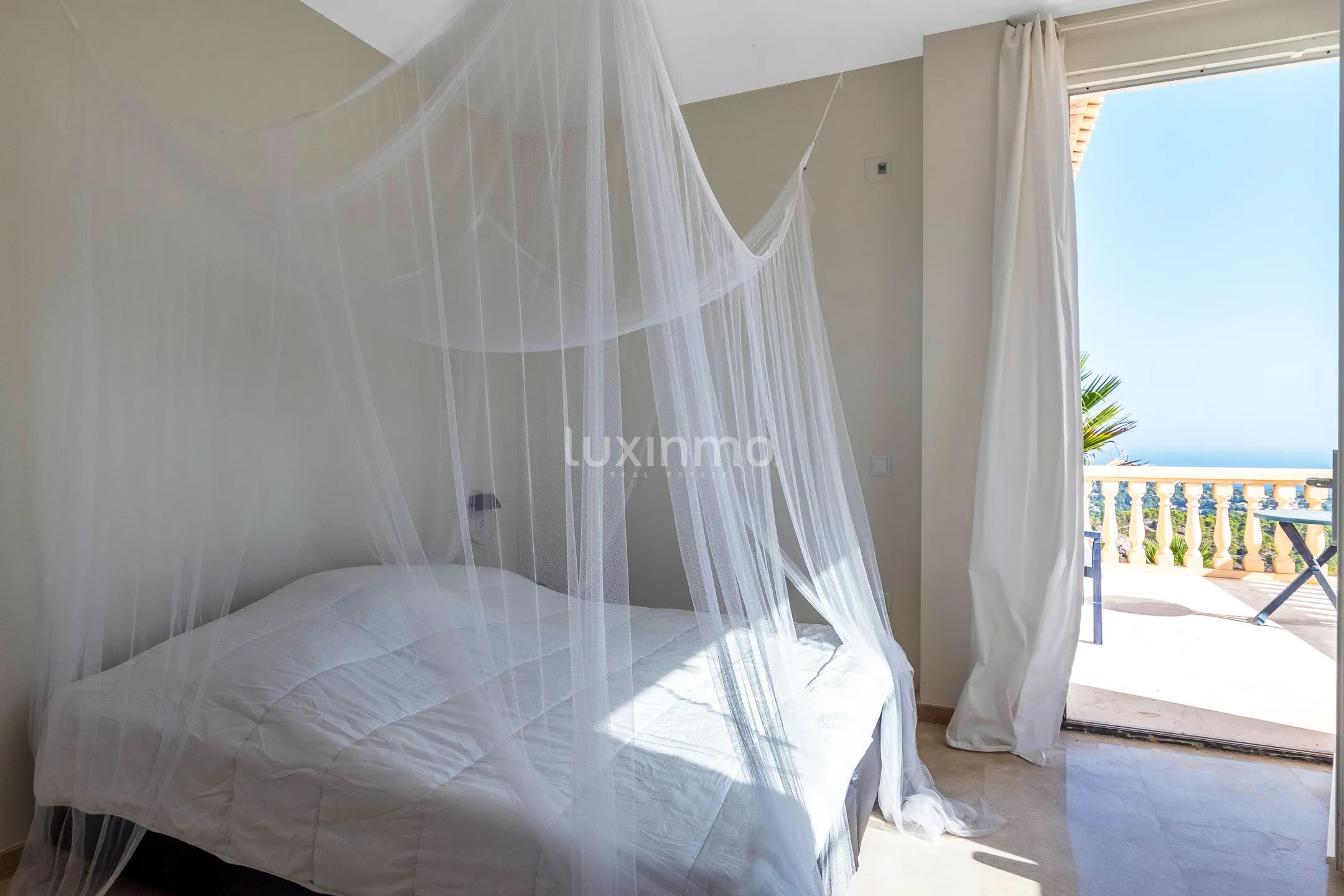 Stunning villa with breathtaking panoramic views of sea & mountain — photo 31