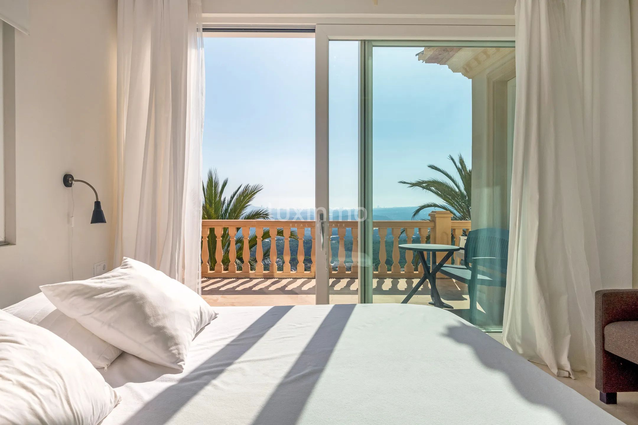 Stunning villa with breathtaking panoramic views of sea & mountain — photo 34