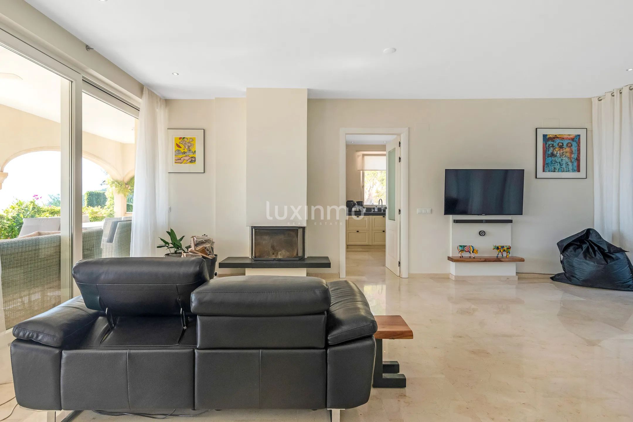 Stunning villa with breathtaking panoramic views of sea & mountain — photo 16