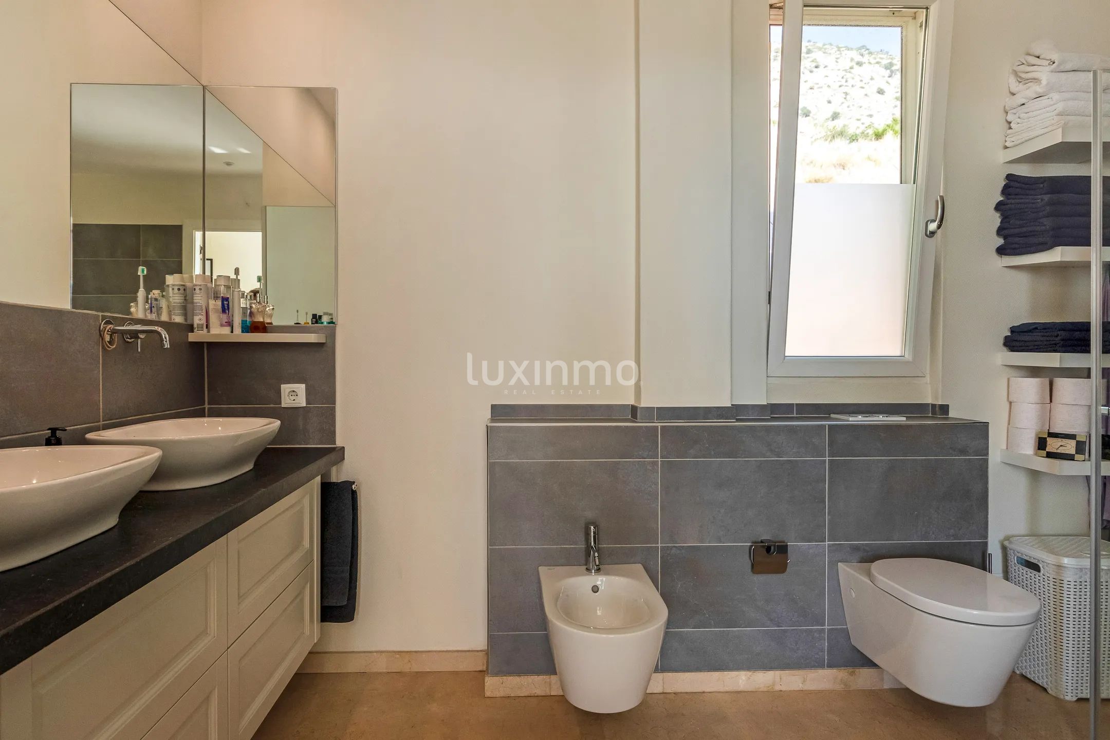 Stunning villa with breathtaking panoramic views of sea & mountain — photo 23