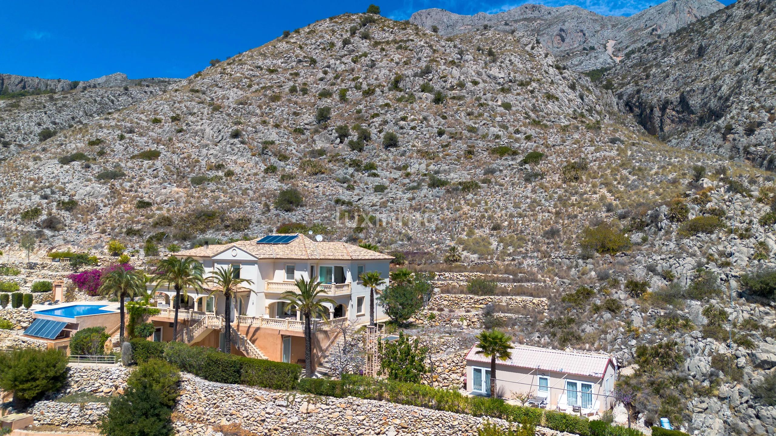 Stunning villa with breathtaking panoramic views of sea & mountain — photo 5