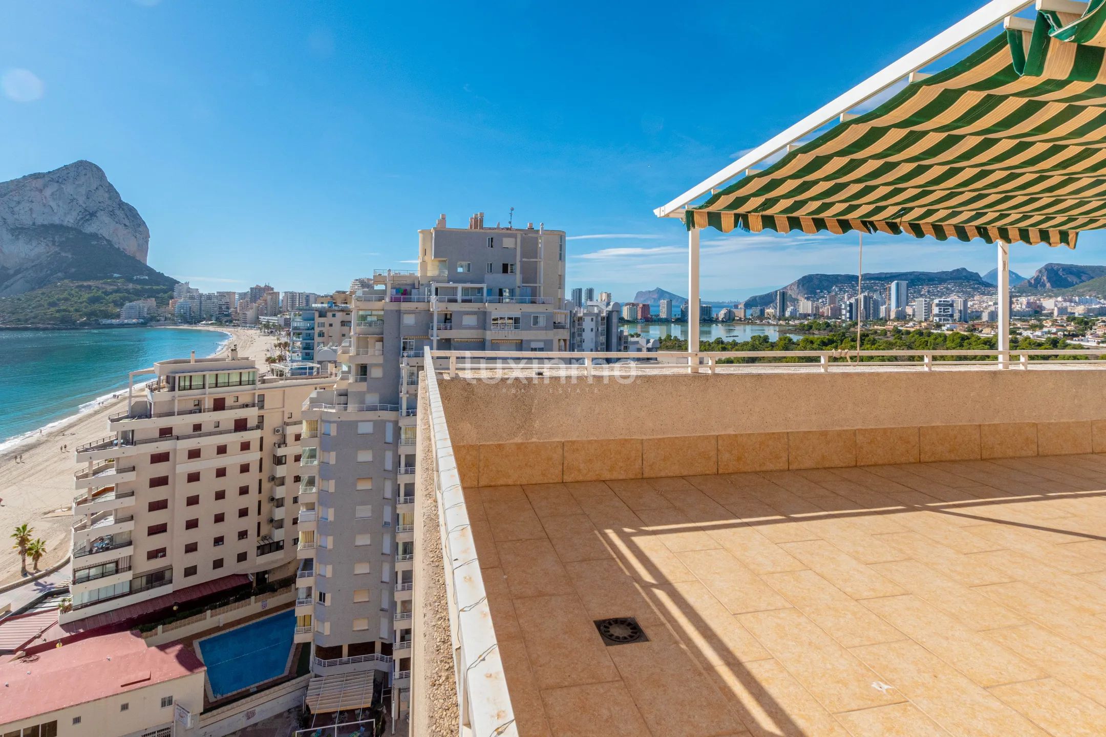 Penthouse for sale with sea views in Calpe — photo 7