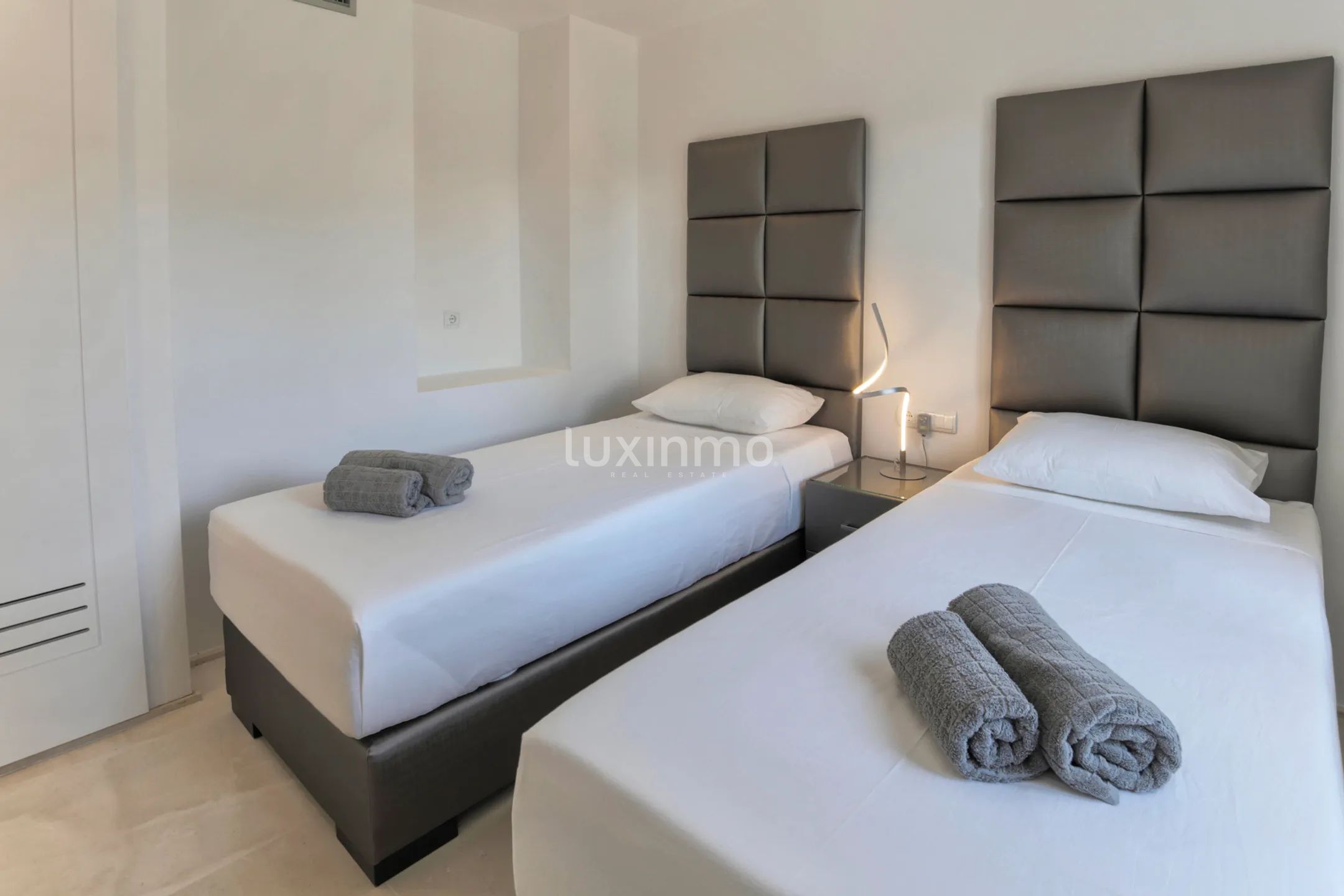 Lujosa Casa Independiente con Licencia Turística, en Jesús, Cap Martinet — photo 27