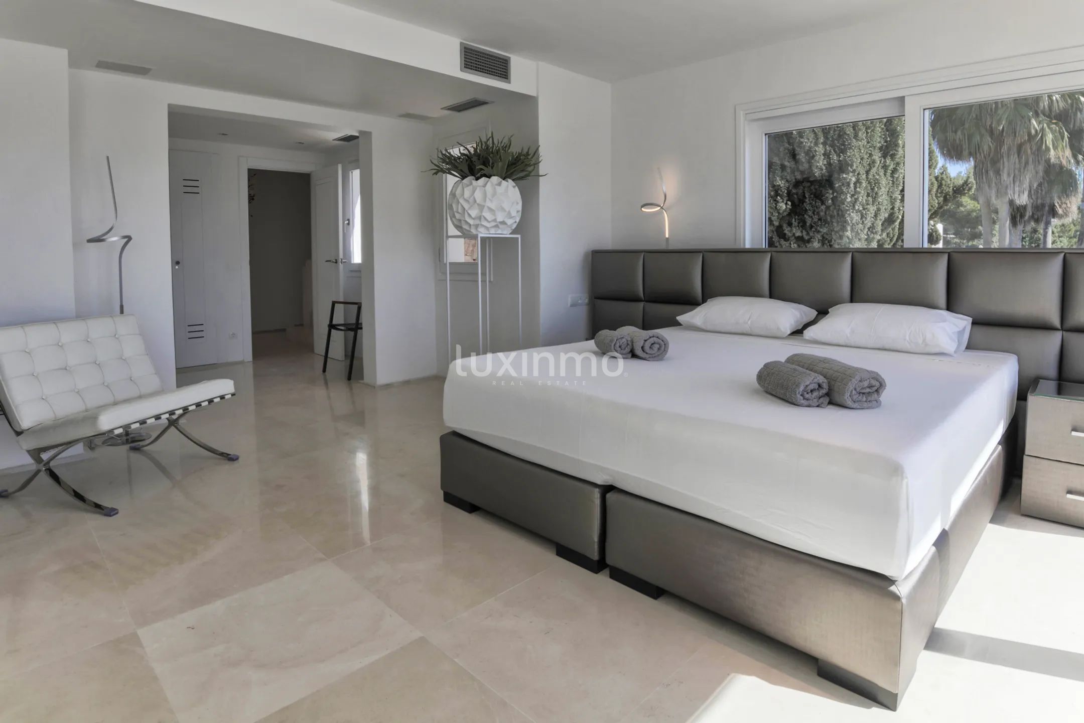 Luxurious Detached House with Touristic License, in Cap Martinet — photo 12