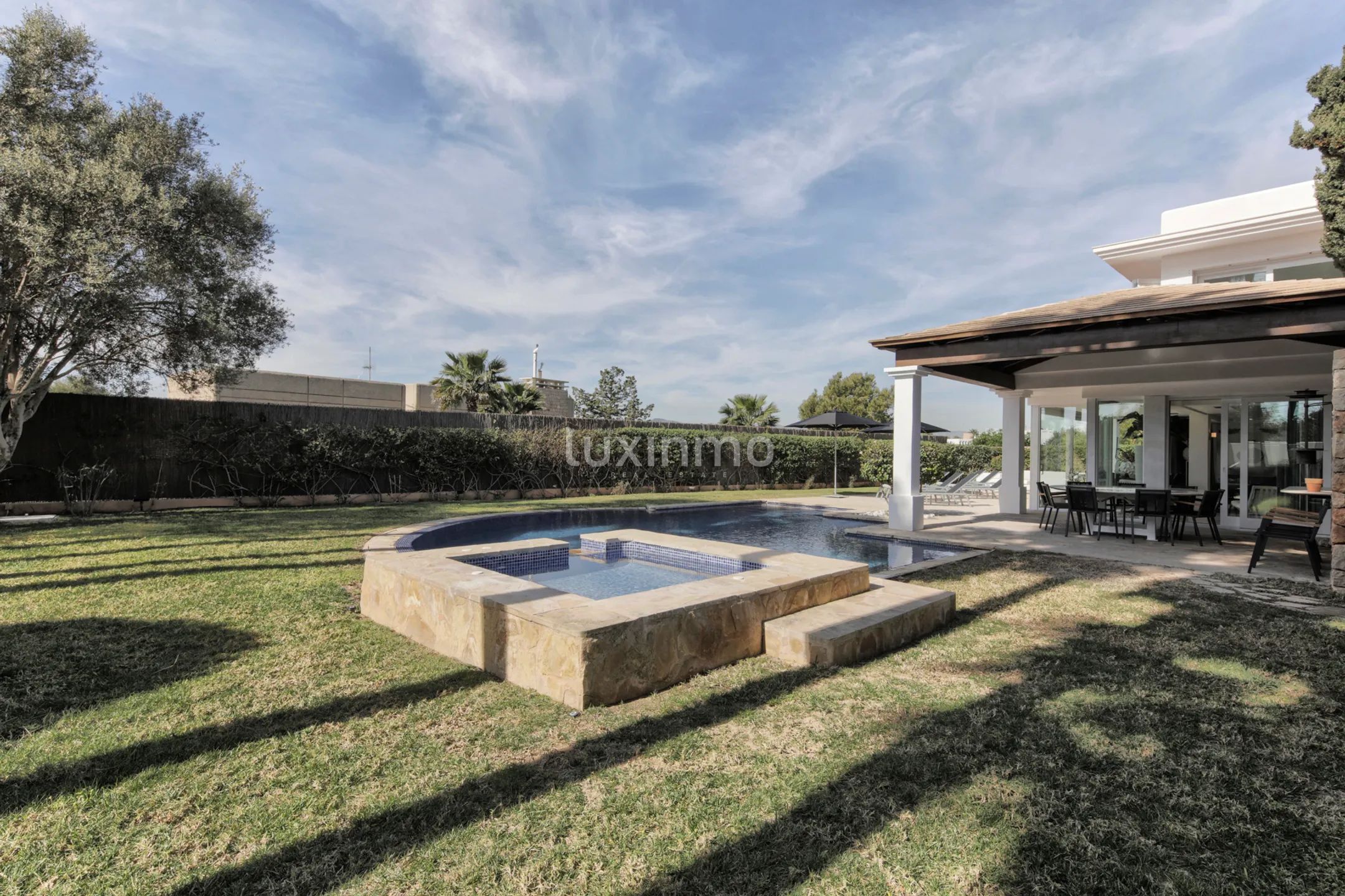 Luxurious Detached House with Touristic License, in Cap Martinet — photo 36
