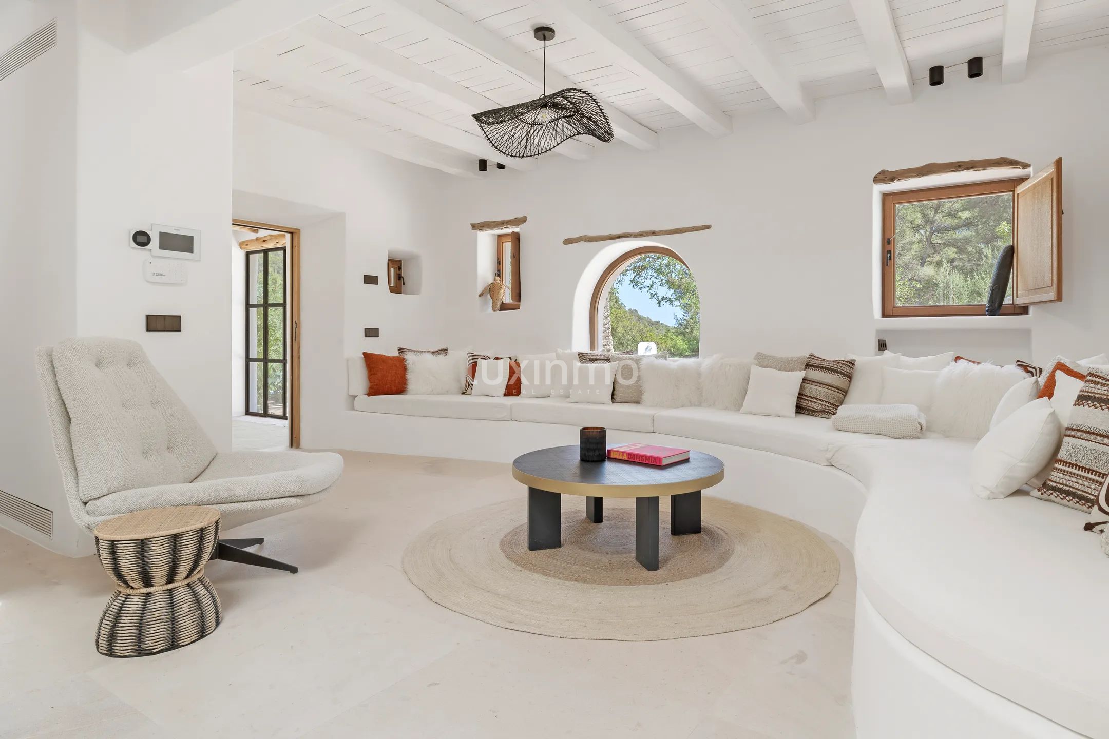 A contemporary retreat surrounded by the tranquil nature of San José — photo 28