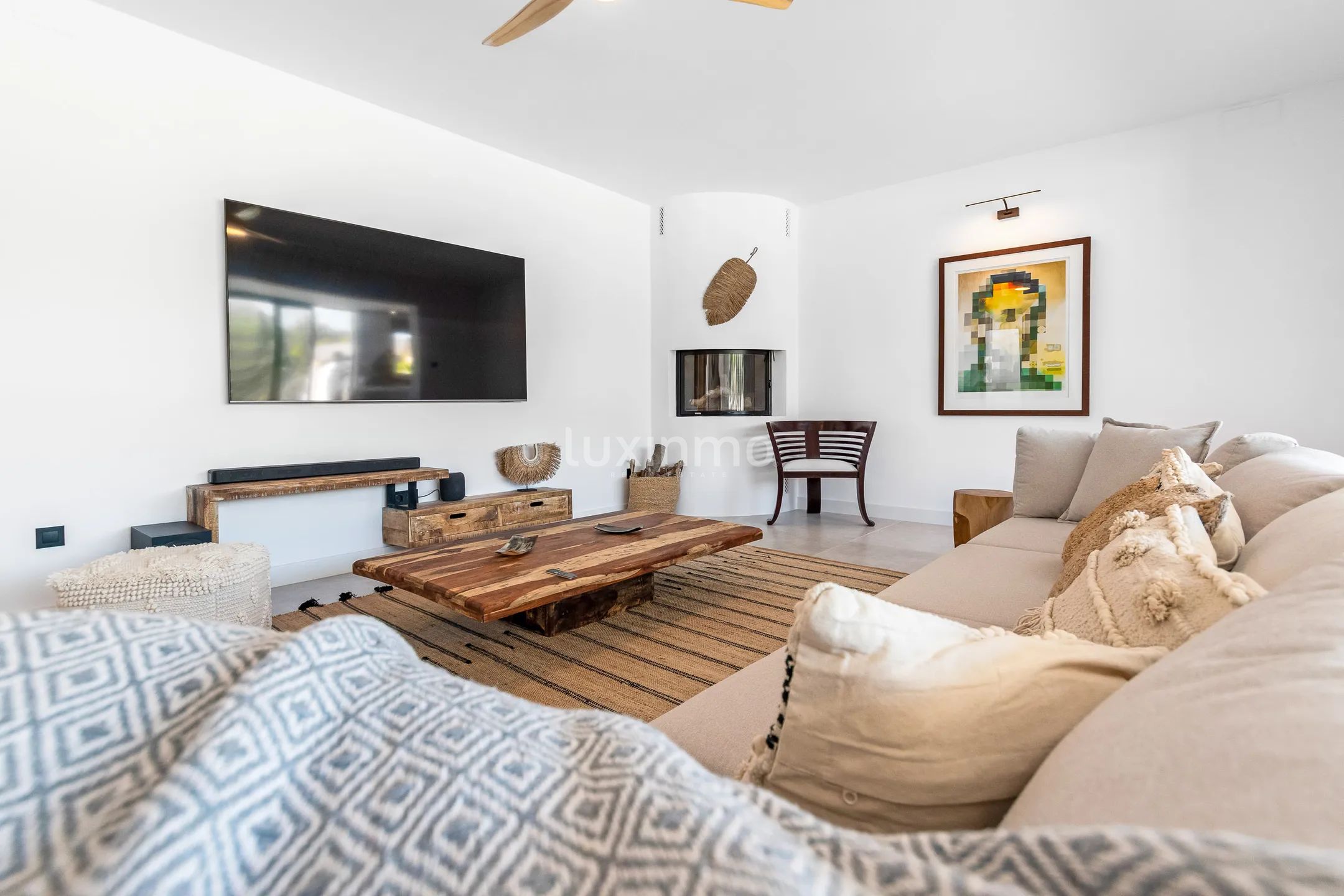 Вилла с частным бассейном и видом на горы в Хавии — photo 17