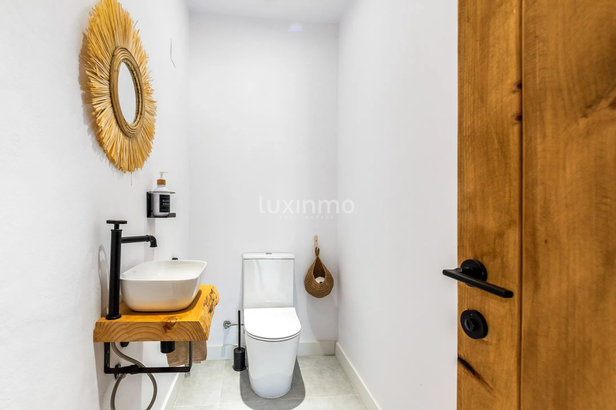 Вилла с частным бассейном и видом на горы в Хавии — photo 23