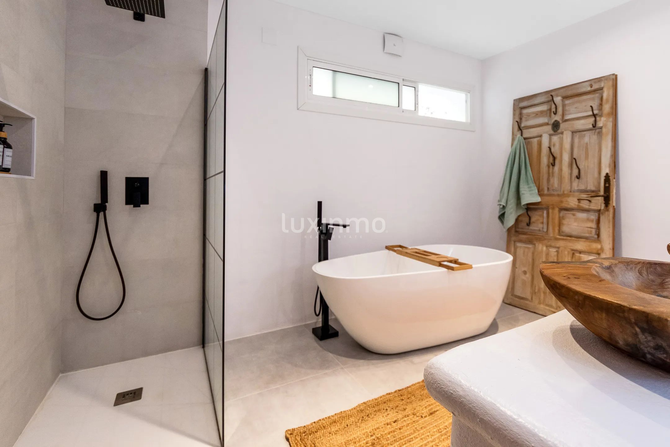 Вилла с частным бассейном и видом на горы в Хавии — photo 26