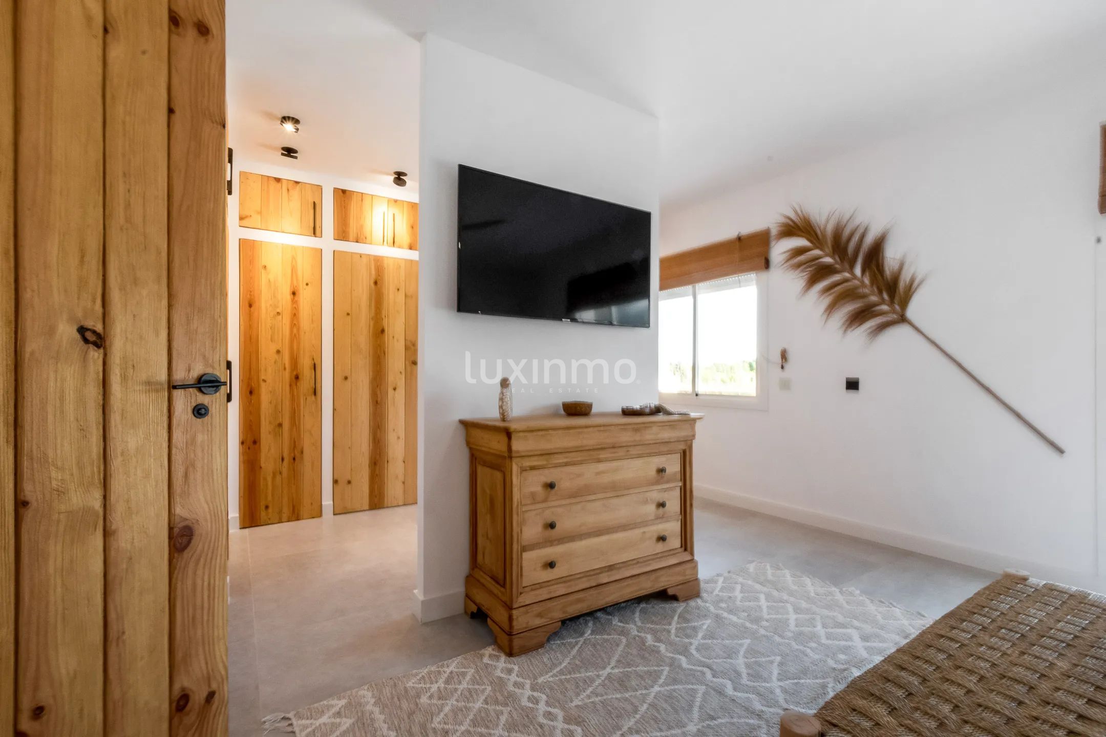 Вилла с частным бассейном и видом на горы в Хавии — photo 40