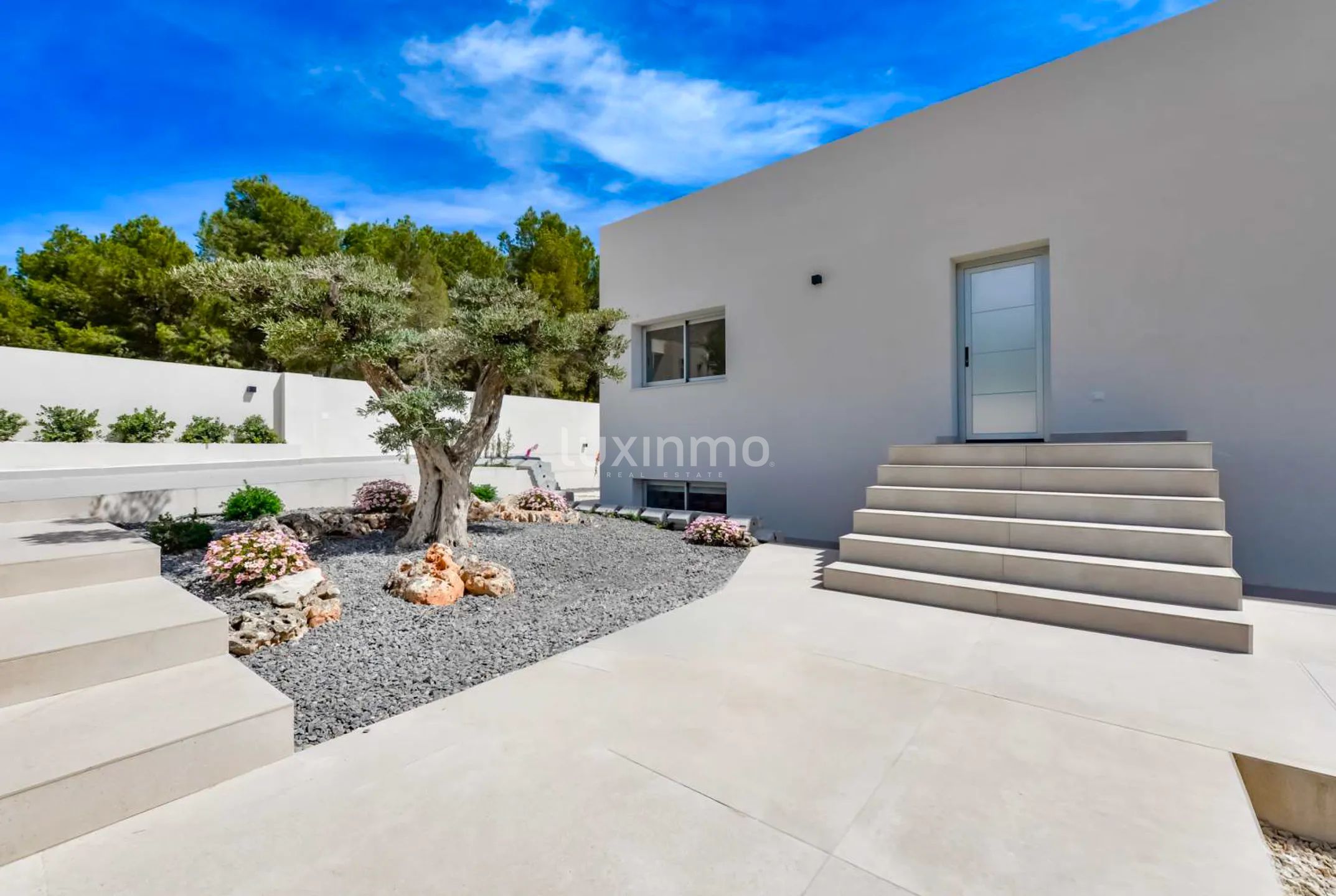 Newly built detached villa in Sierra Cortina — photo 2