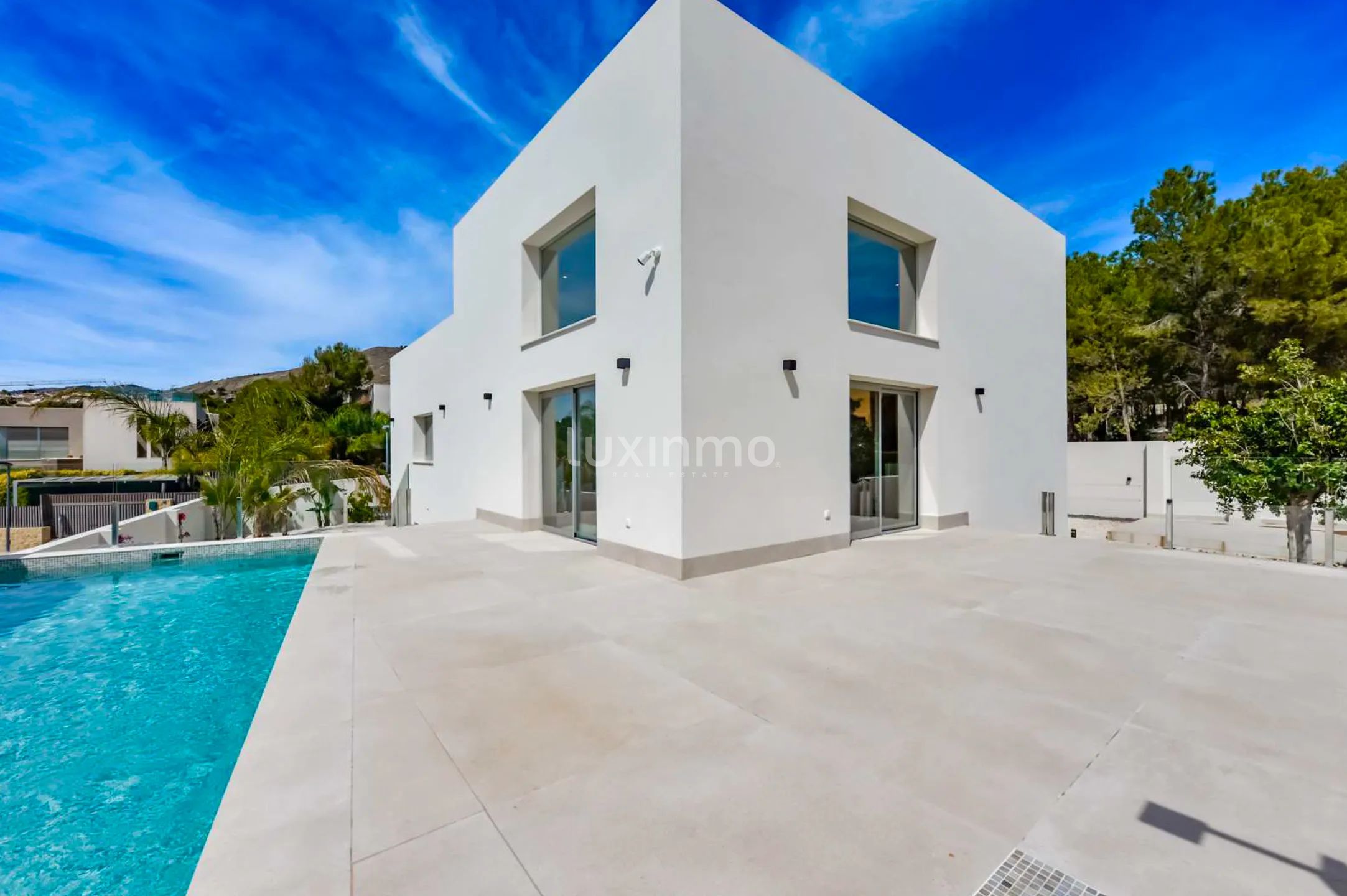Newly built detached villa in Sierra Cortina — photo 1