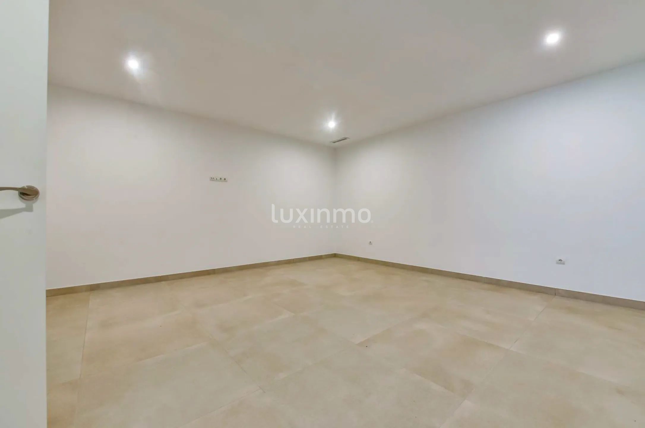 Newly built detached villa in Sierra Cortina — photo 38