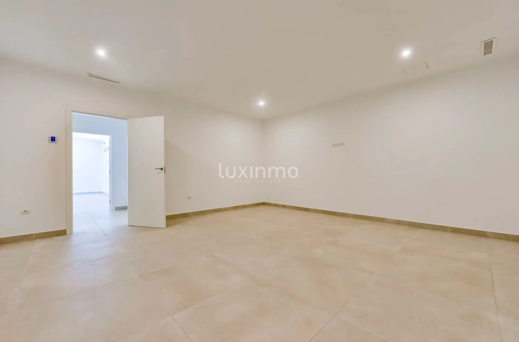 Newly built detached villa in Sierra Cortina — photo 37