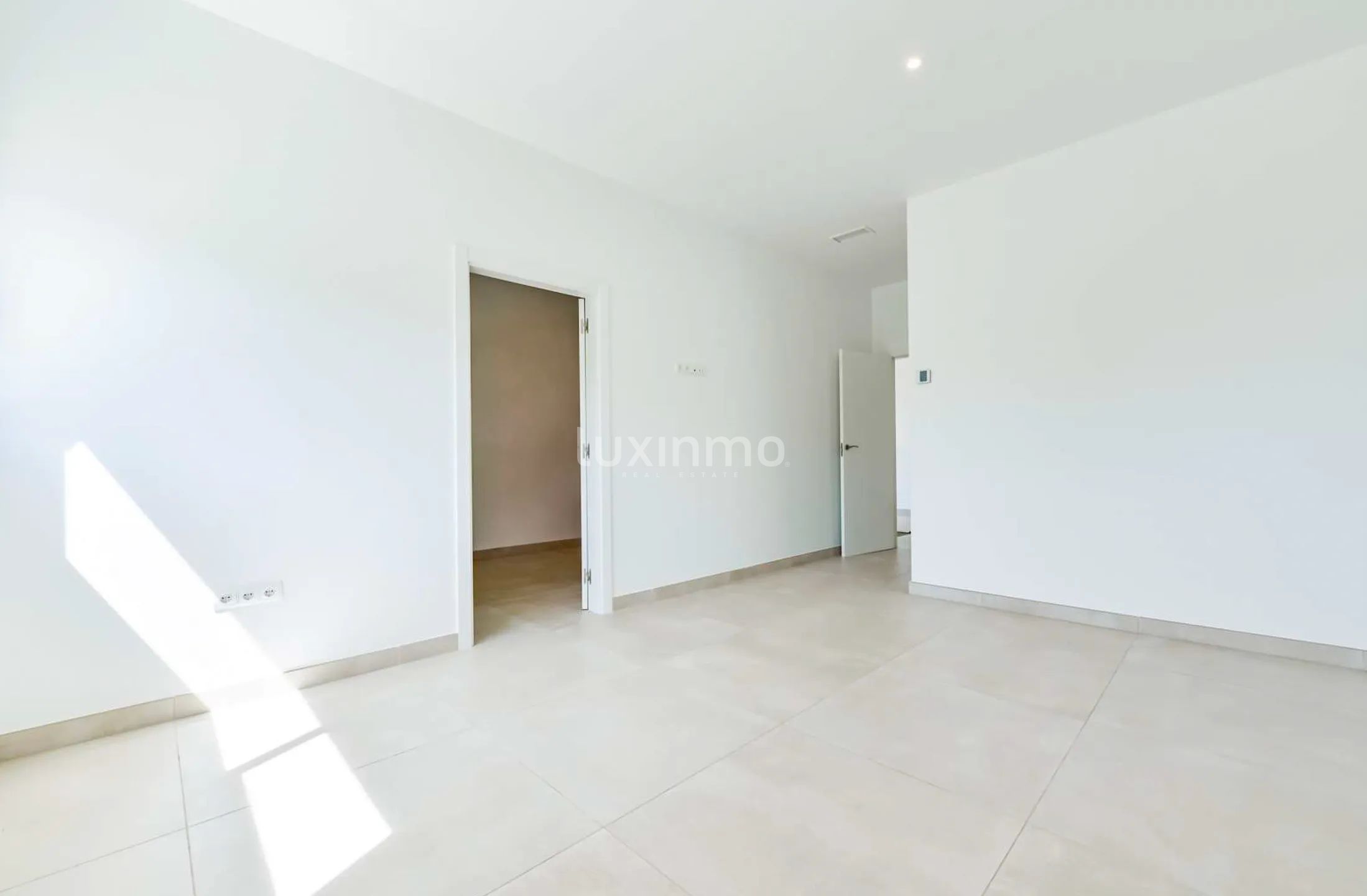 Newly built detached villa in Sierra Cortina — photo 39