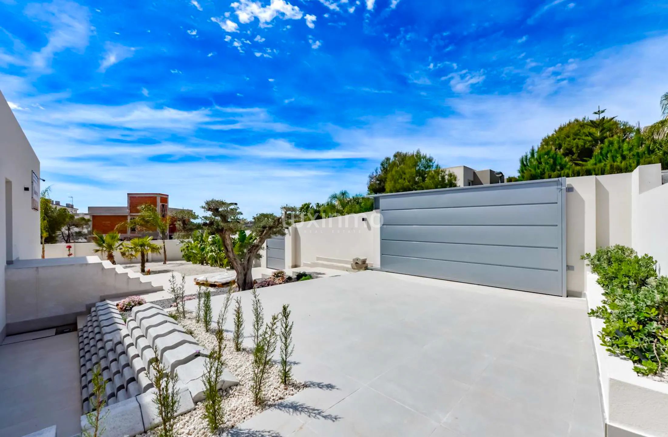 Newly built detached villa in Sierra Cortina — photo 4