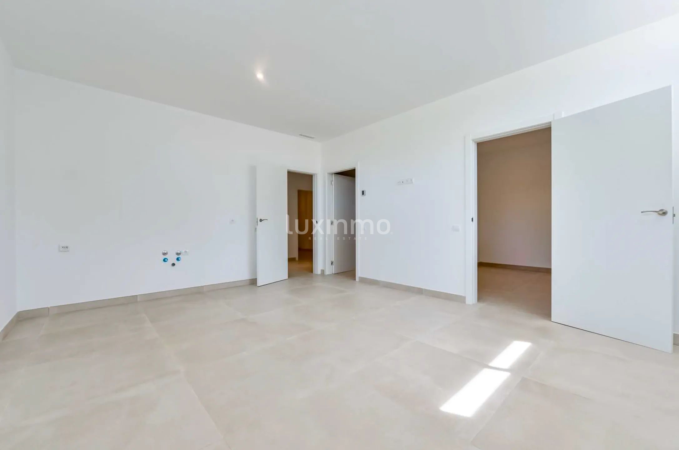 Newly built detached villa in Sierra Cortina — photo 17