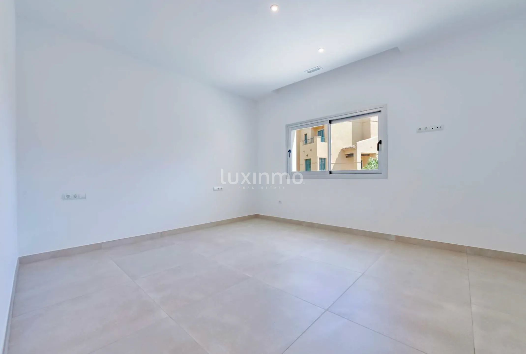 Newly built detached villa in Sierra Cortina — photo 27