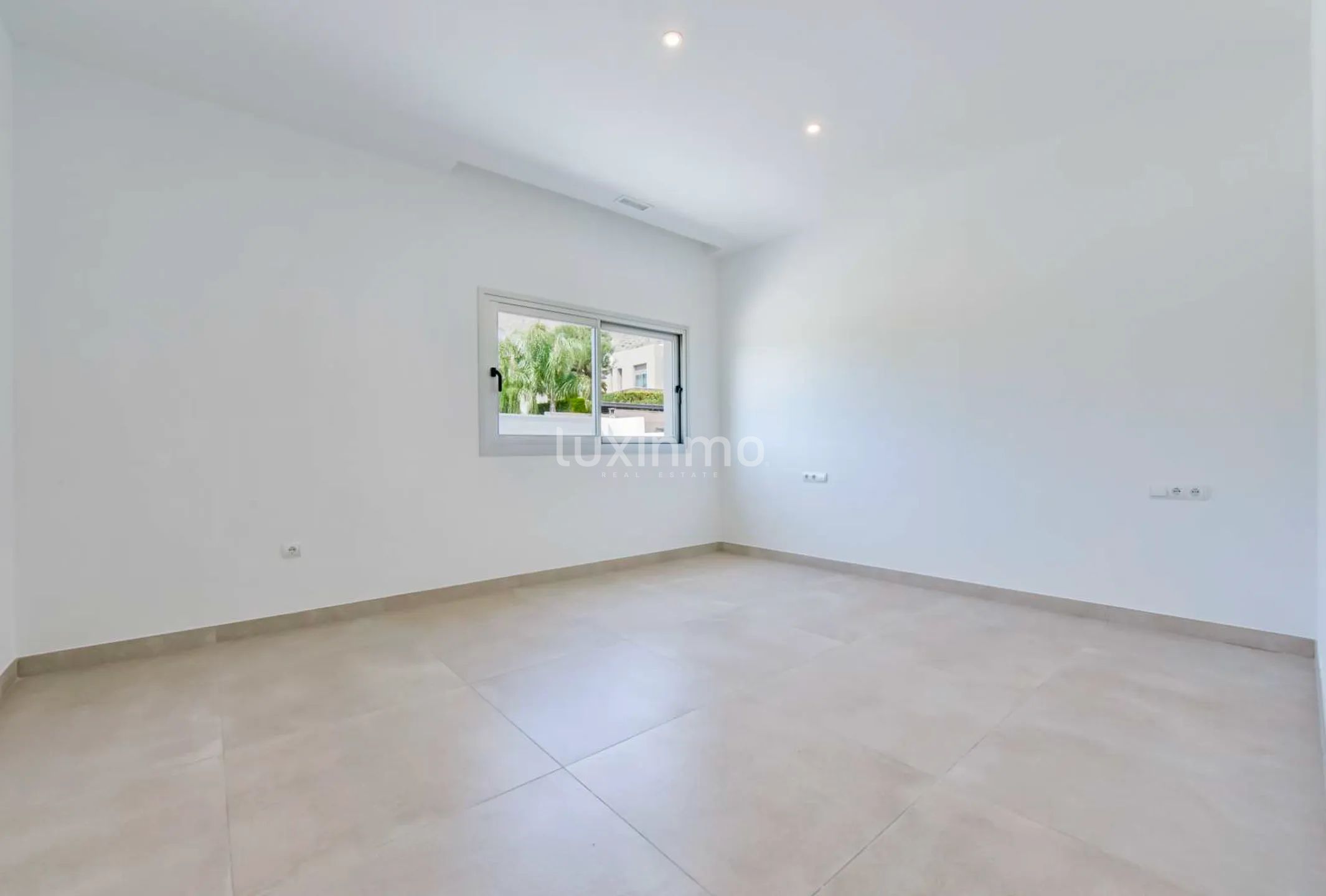 Newly built detached villa in Sierra Cortina — photo 26
