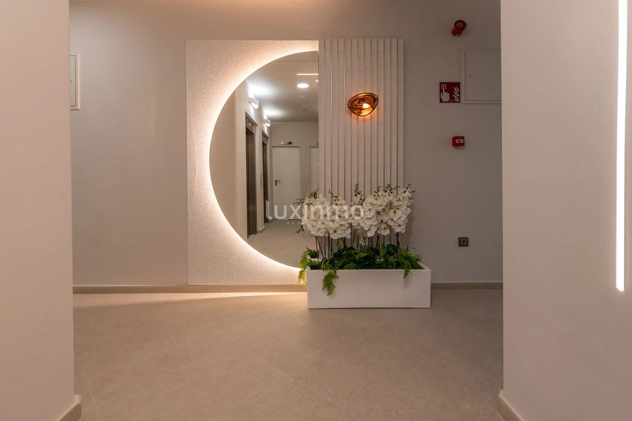 3 Bed Apartment in West Beach — photo 2