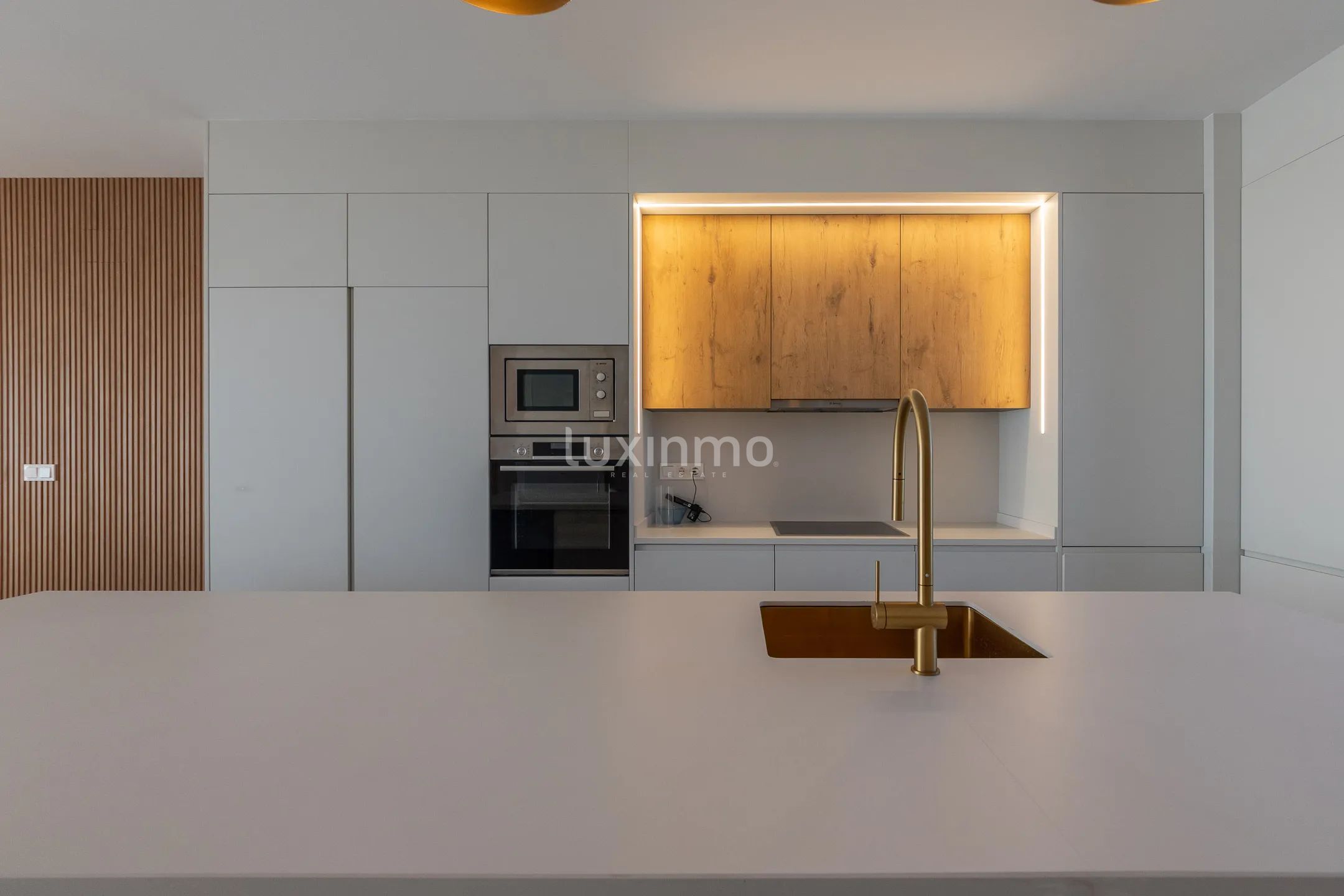 3 Bed Apartment in West Beach — photo 6