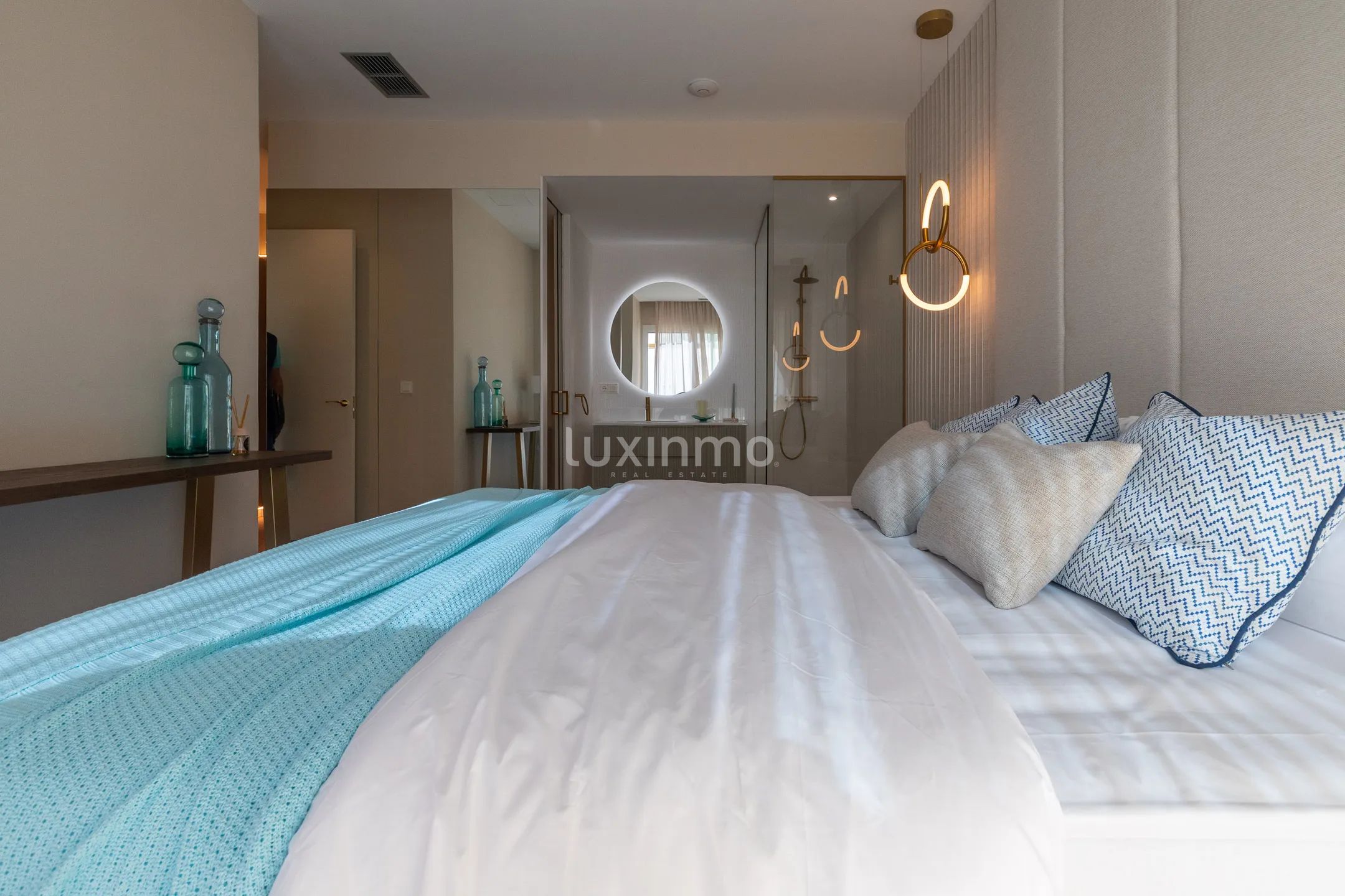 3 Bed Apartment in West Beach — photo 24
