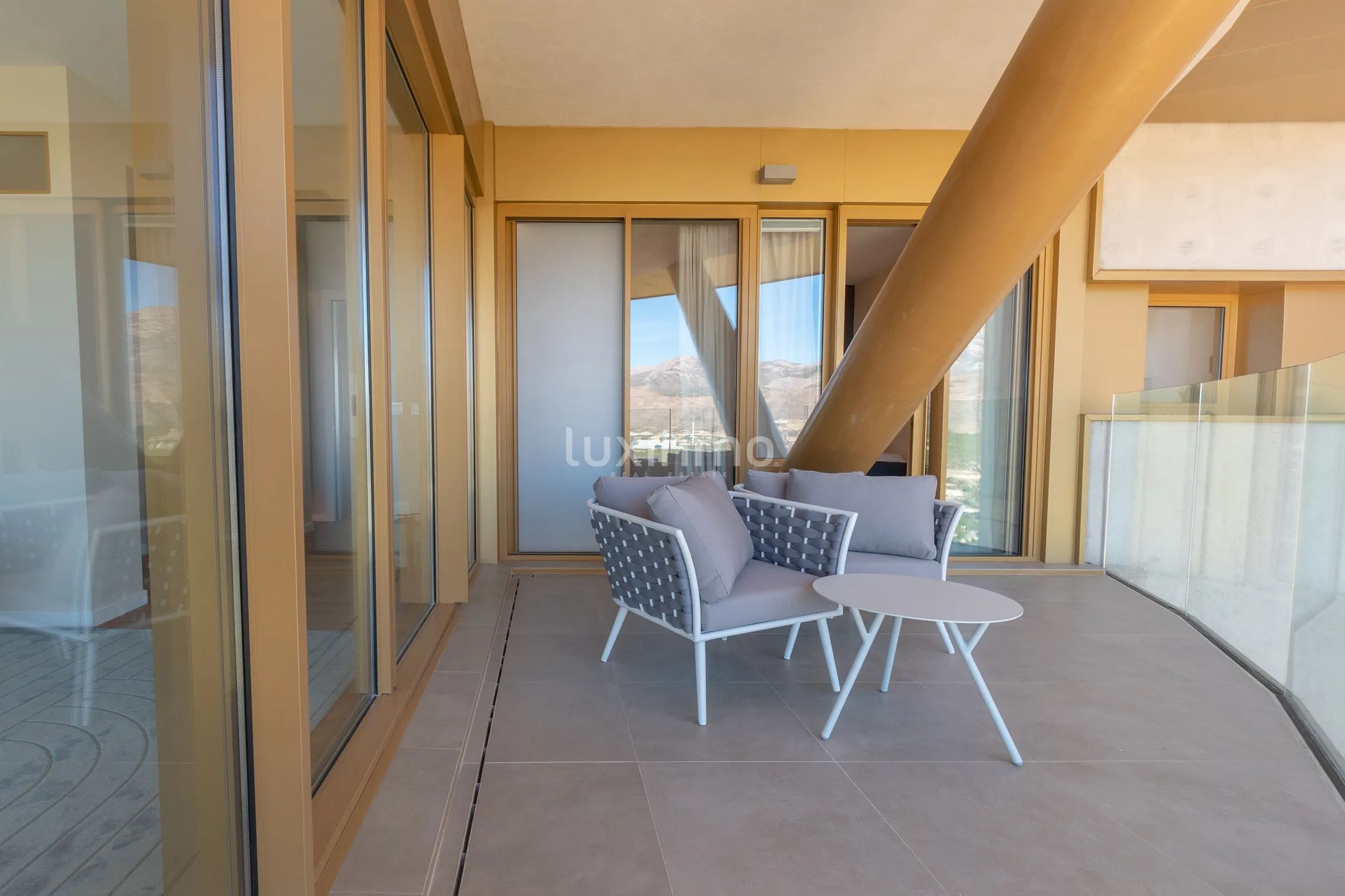 Amplio apartamento nuevo en Playa Poniente, Benidorm — photo 30