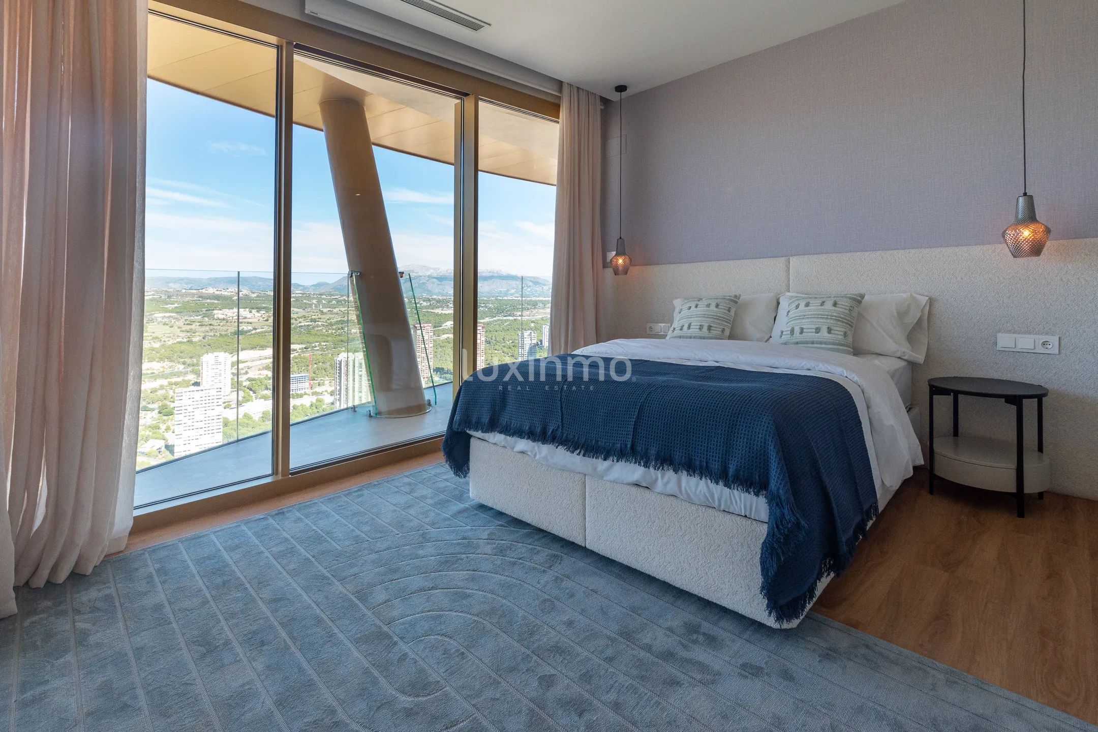 Amplio apartamento nuevo en Playa Poniente, Benidorm — photo 18