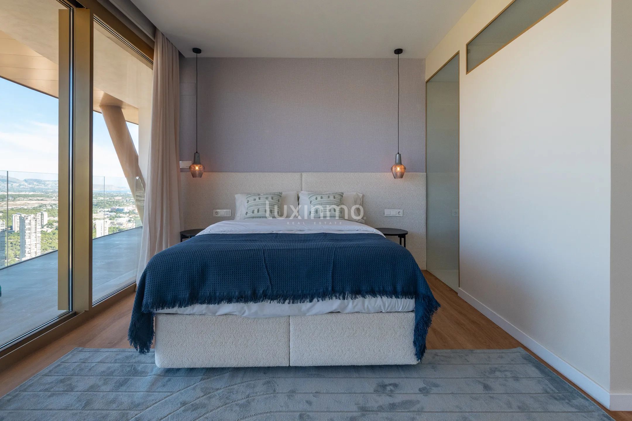 Amplio apartamento nuevo en Playa Poniente, Benidorm — photo 20