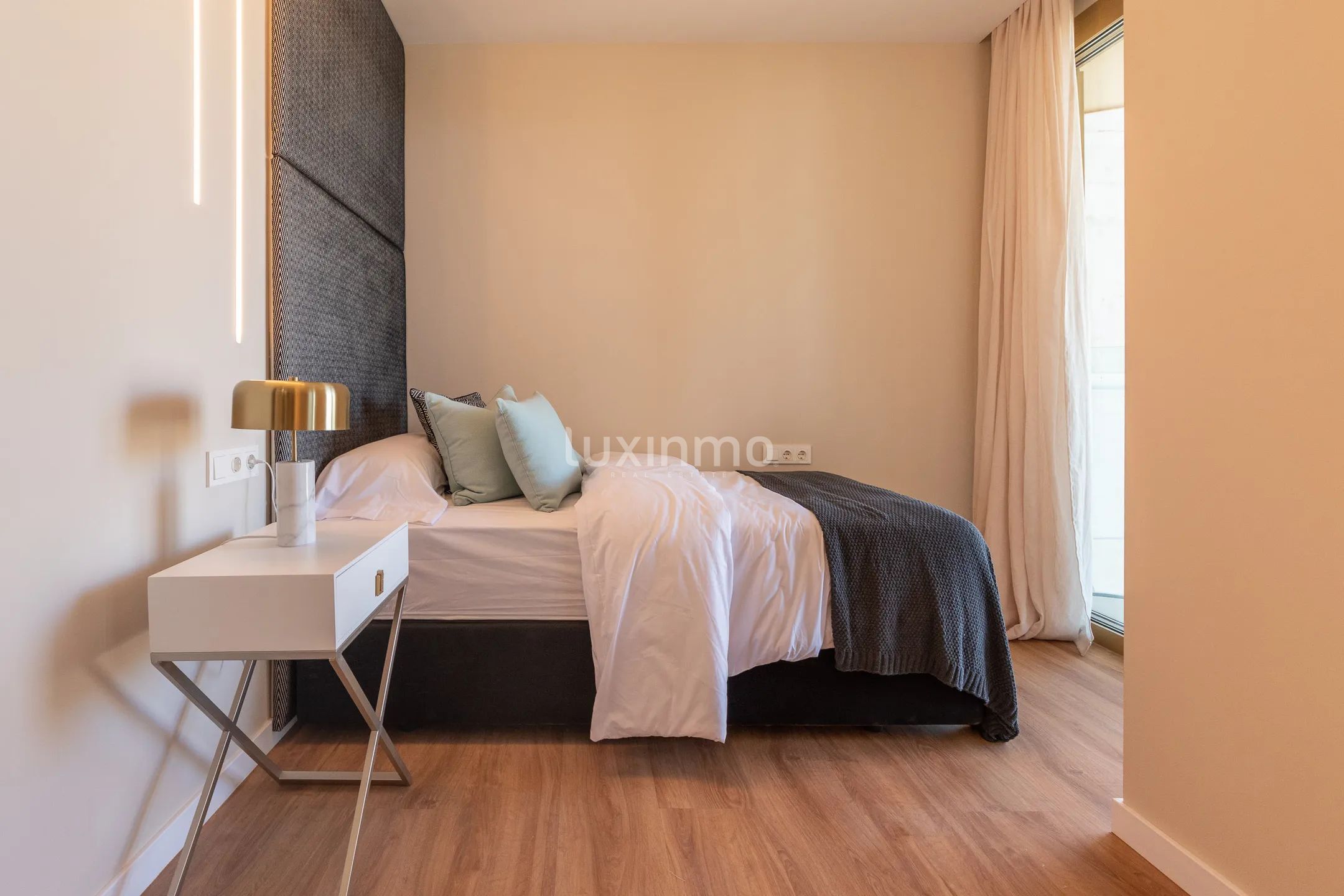 Amplio apartamento nuevo en Playa Poniente, Benidorm — photo 26