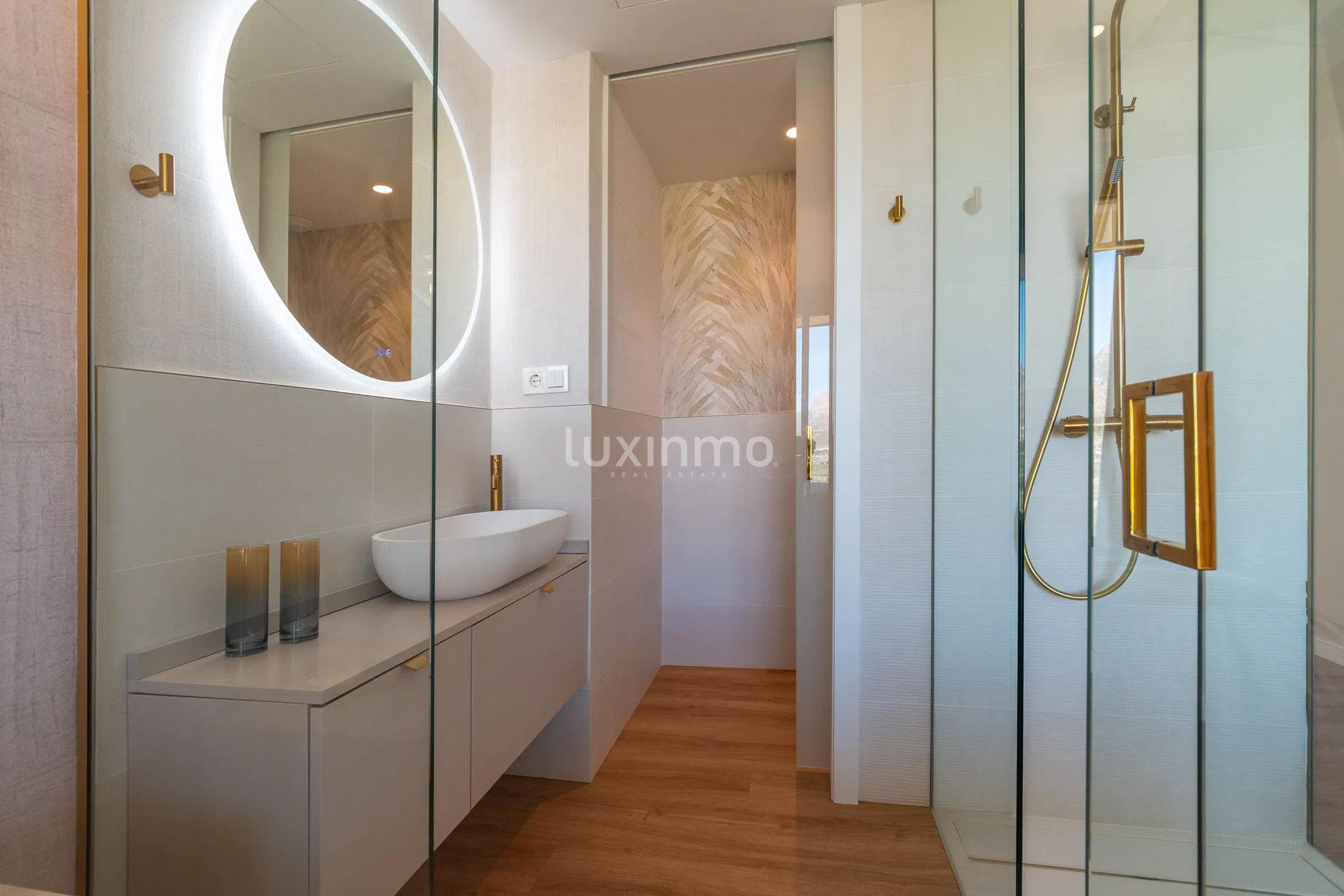 Amplio apartamento nuevo en Playa Poniente, Benidorm — photo 16