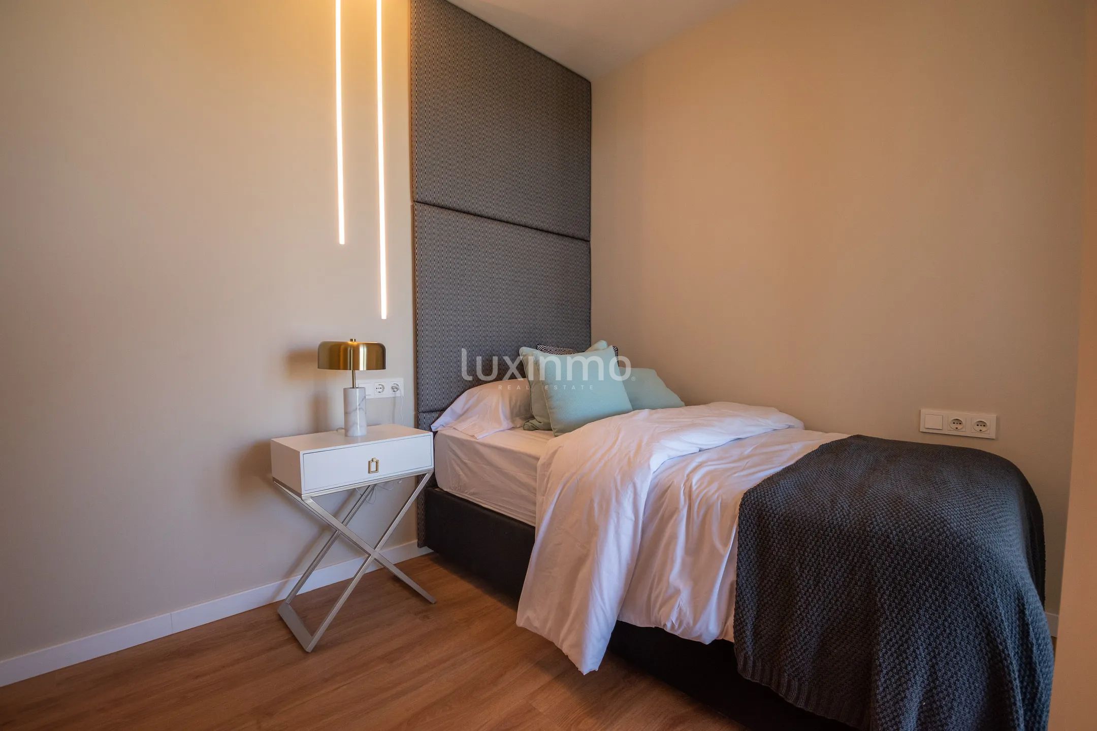 Amplio apartamento nuevo en Playa Poniente, Benidorm — photo 27