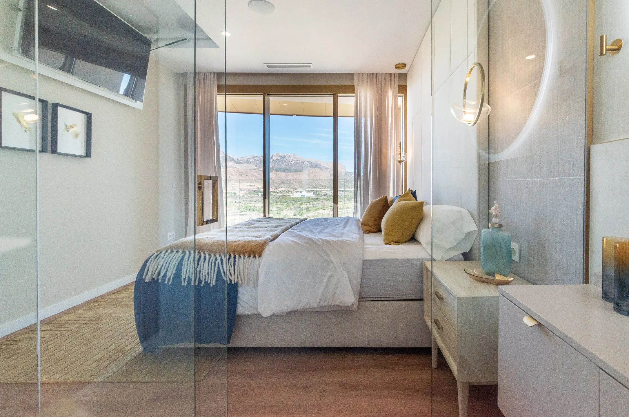 Amplio apartamento nuevo en Playa Poniente, Benidorm — photo 15