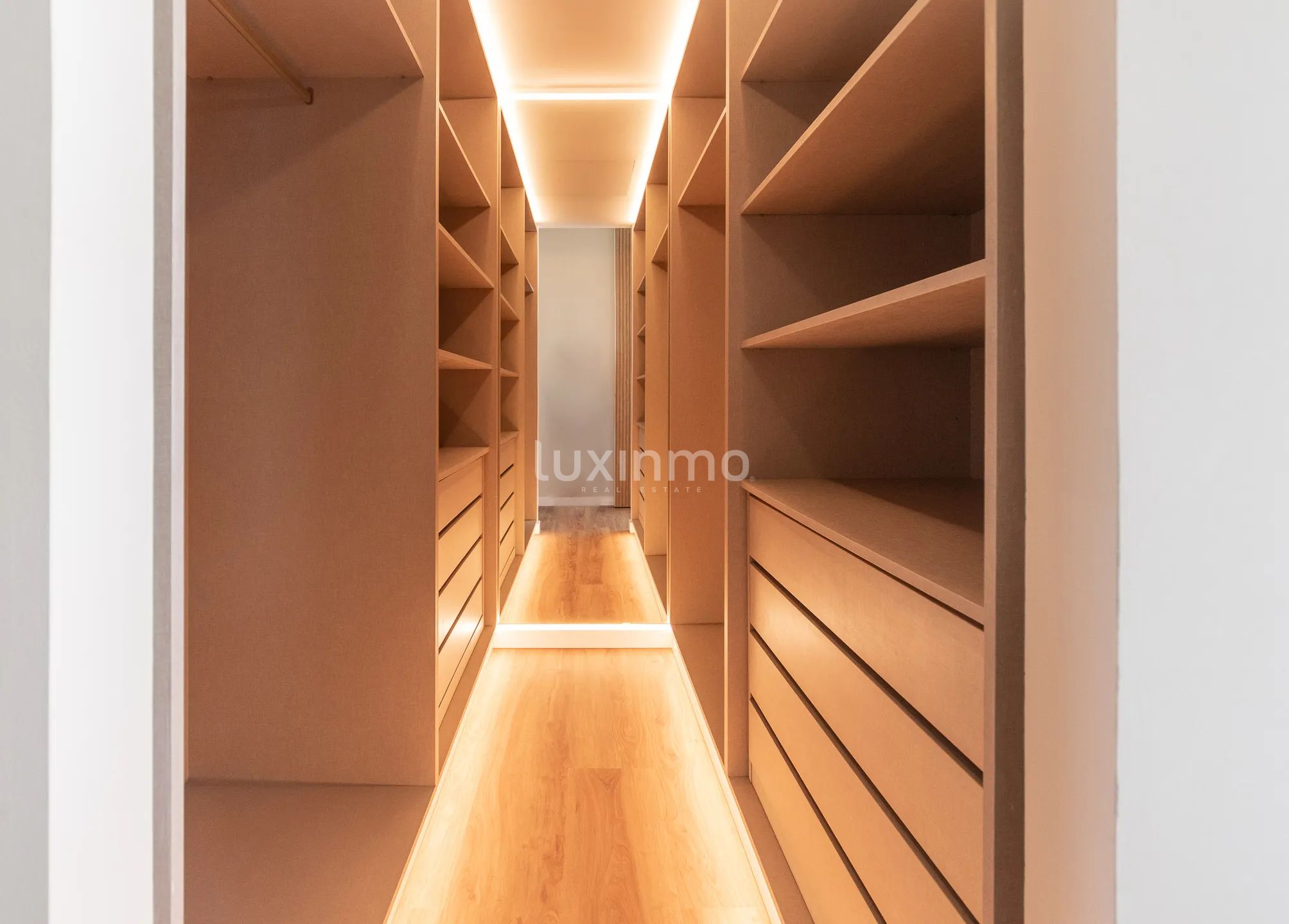 Amplio apartamento nuevo en Playa Poniente, Benidorm — photo 12