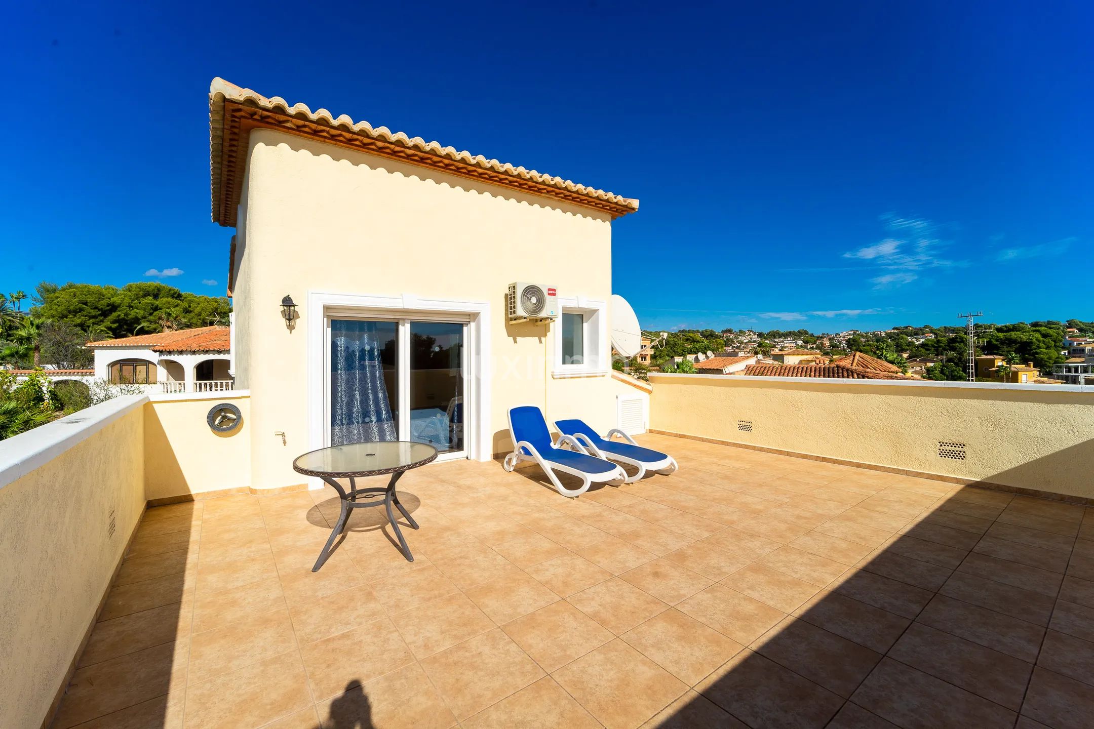 Charming detached house with sea views in Calpe — photo 35