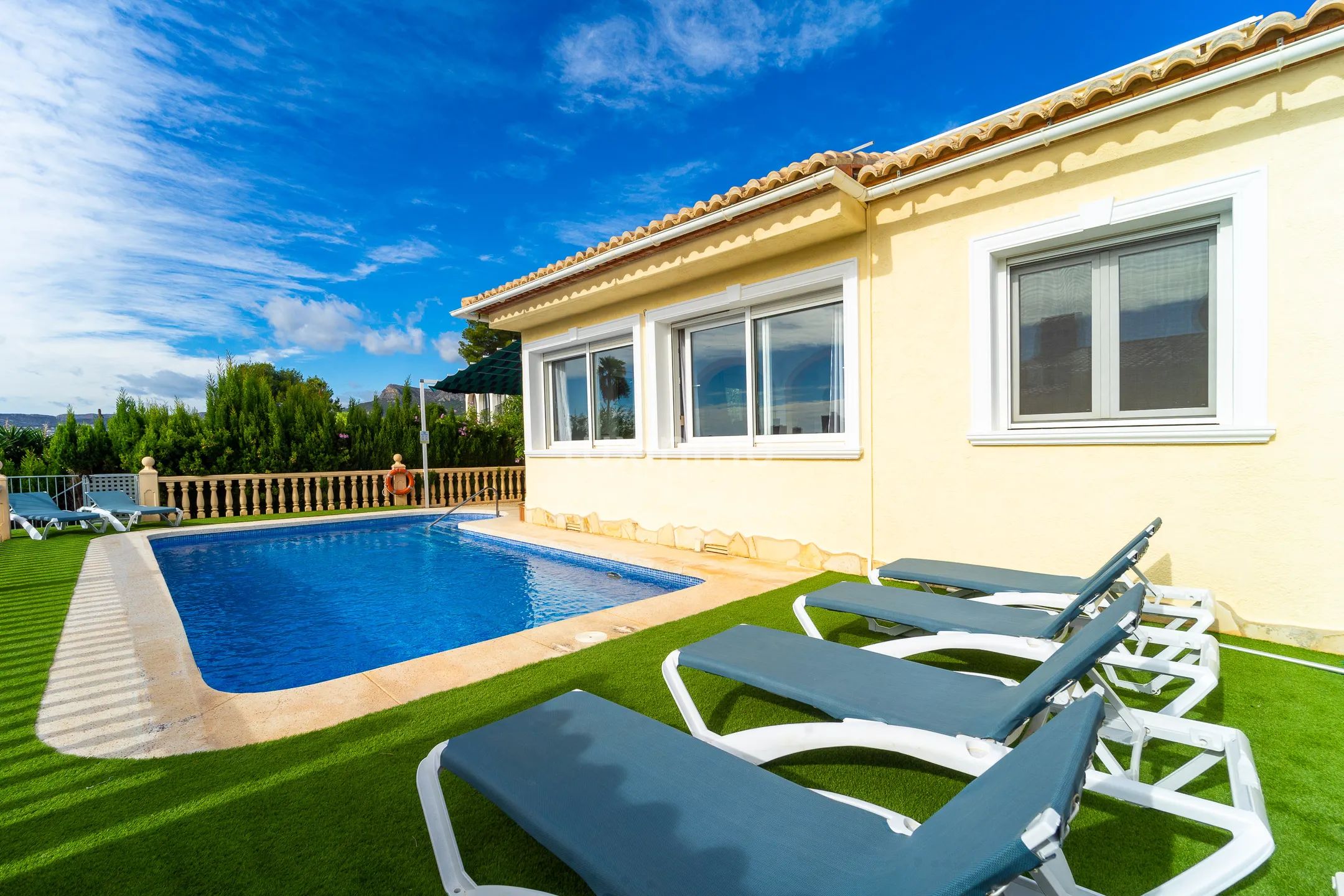 Charming detached house with sea views in Calpe — photo 2