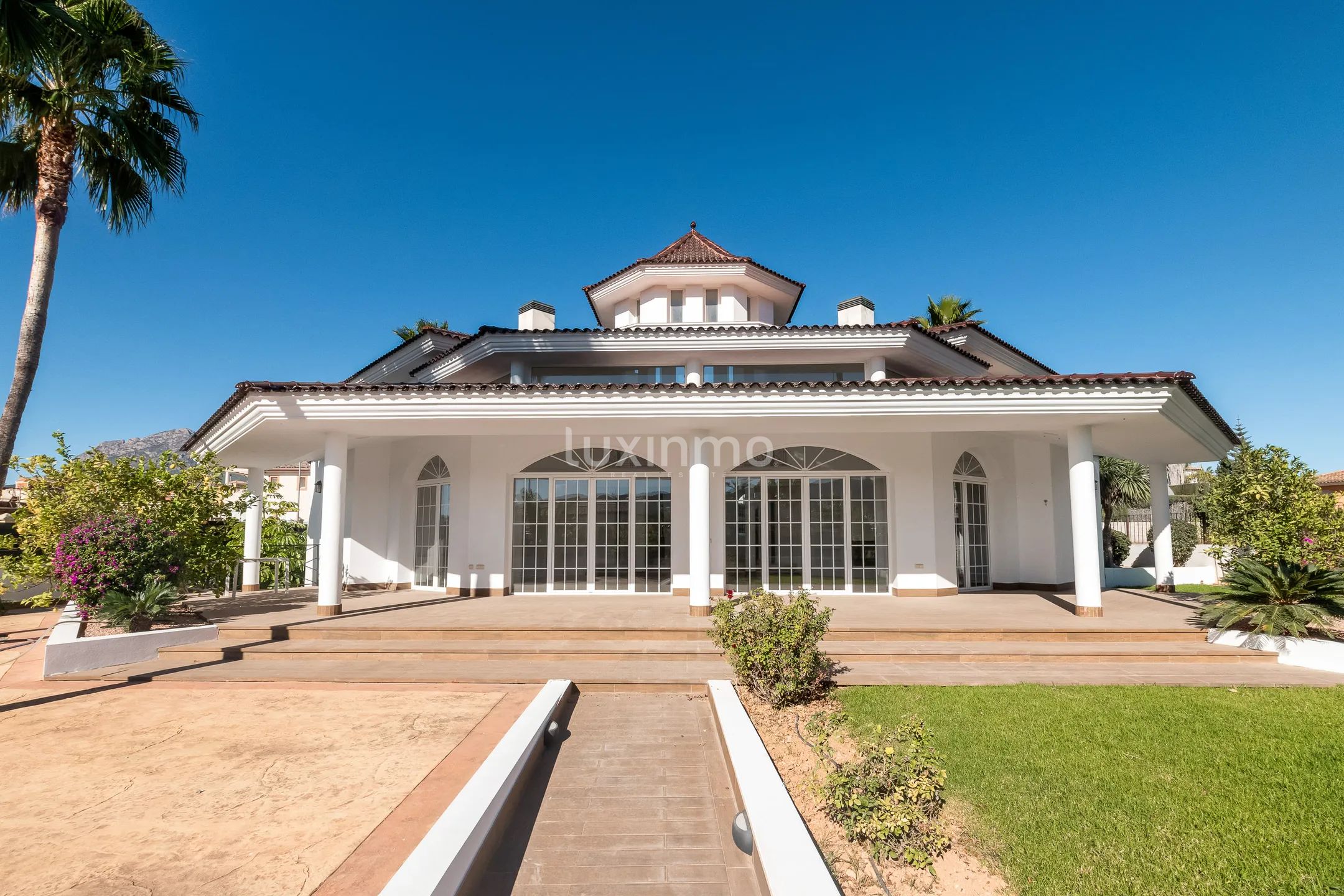 Impressive luxury villa for sale in Alfaz del Pi