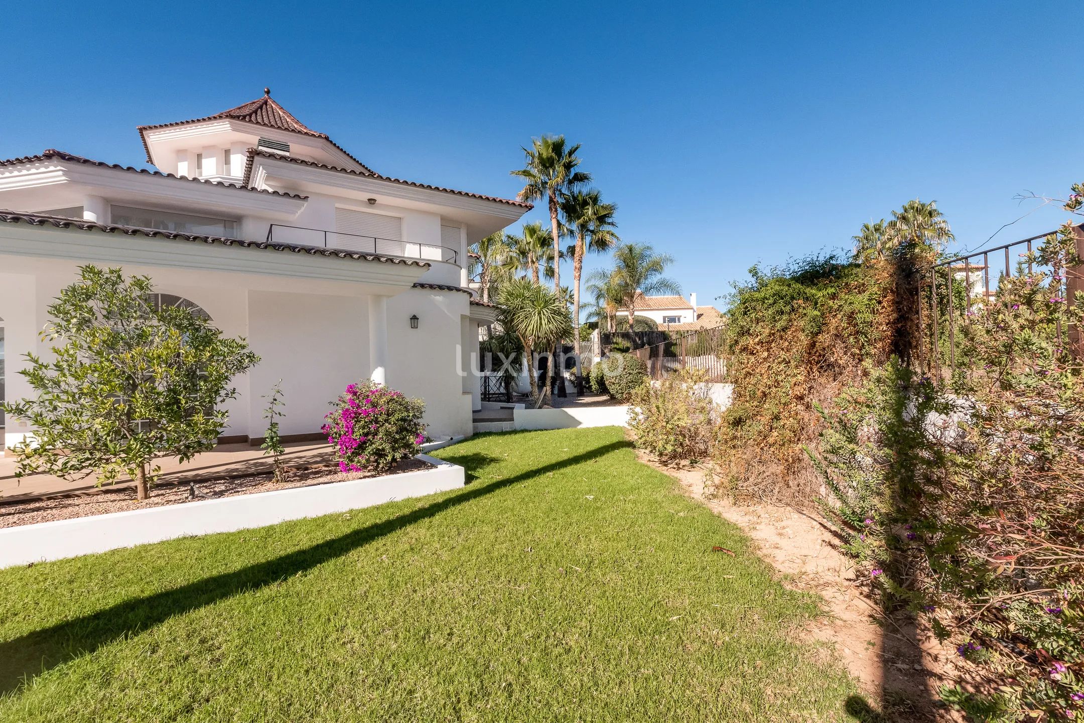 Impressive luxury villa for sale in Alfaz del Pi — photo 36