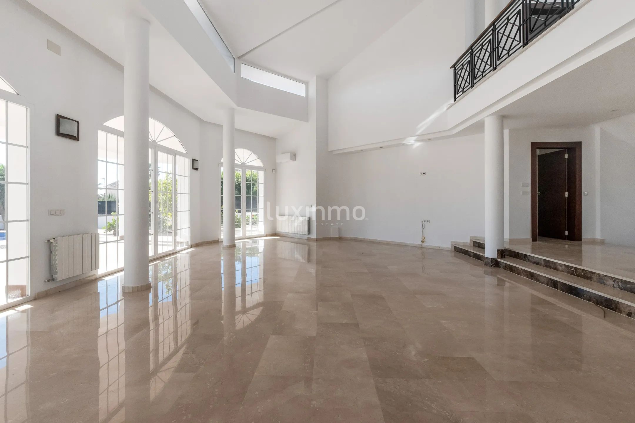 Impressive luxury villa for sale in Alfaz del Pi — photo 4